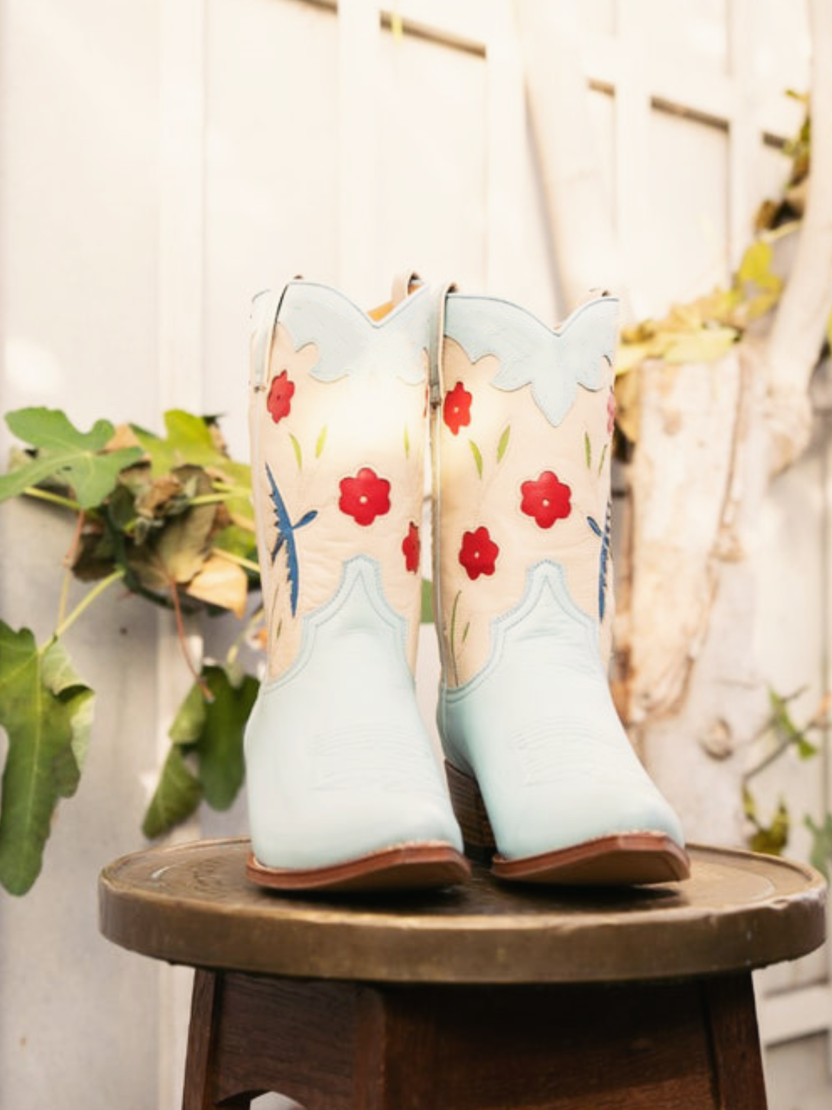 Contrast Light Blue And Ivory Pointed-Toe Wide Mid Calf Cowgirl Boots With Flower Inlay