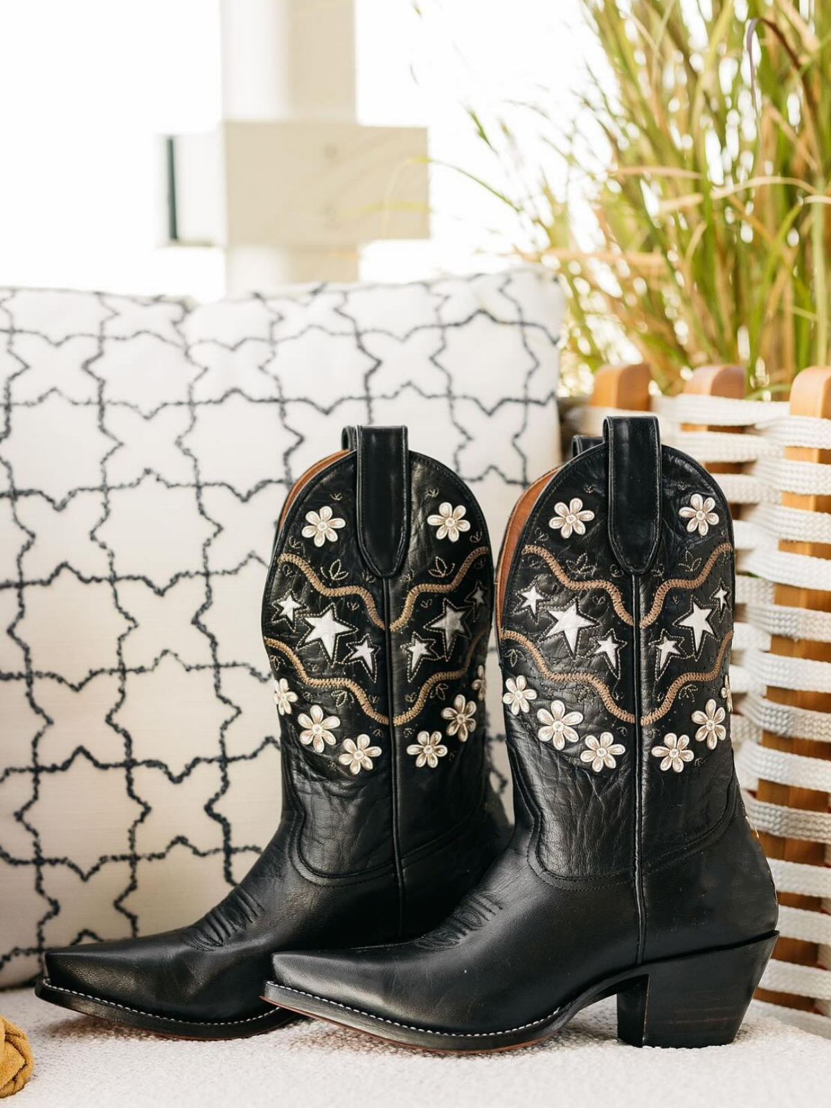 Black Snip-Toe Stars Inlay And Flowers Applique Wide Mid Calf Cowgirl Boots