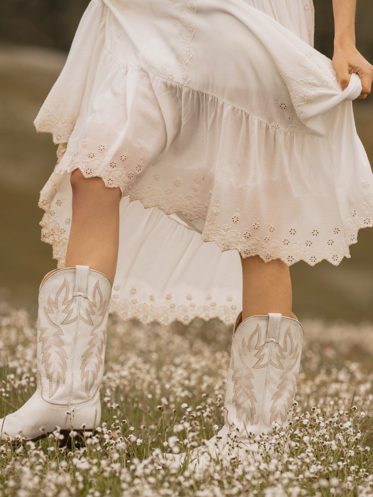 Classic Embroidery Snip-Toe Wide Mid Calf Tall Cowgirl Boots - White