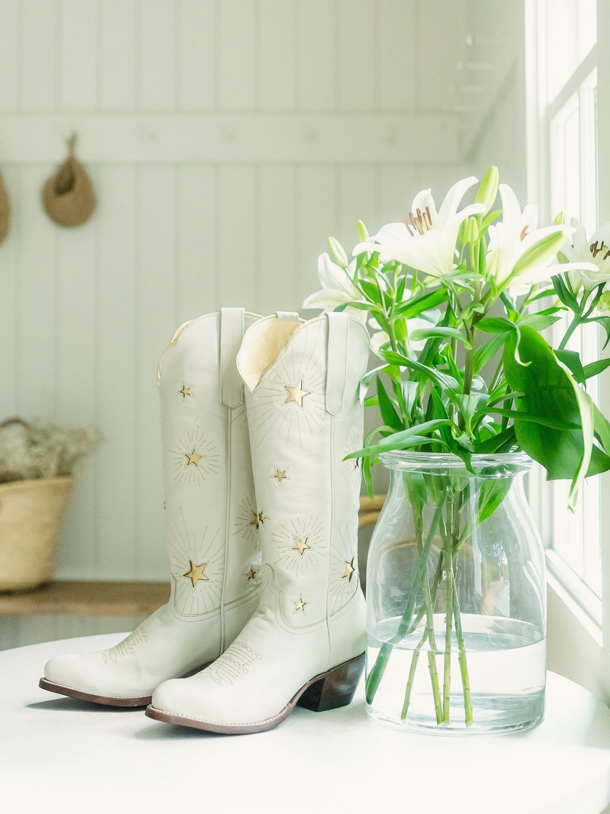 White Stitch Almond-Toe Wide Calf Western Cowgirl Boots With Metallic Gold Star Inlay