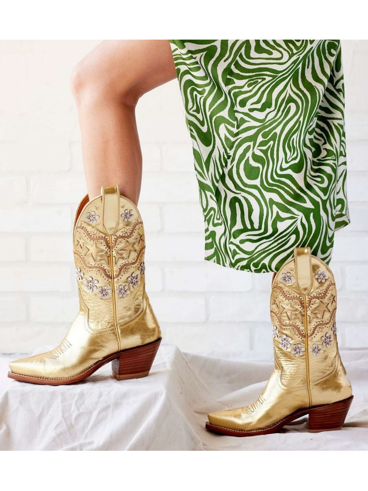 Metallic Gold Snip-Toe Stars Inlay And Flowers Applique Wide Mid Calf Cowgirl Boots