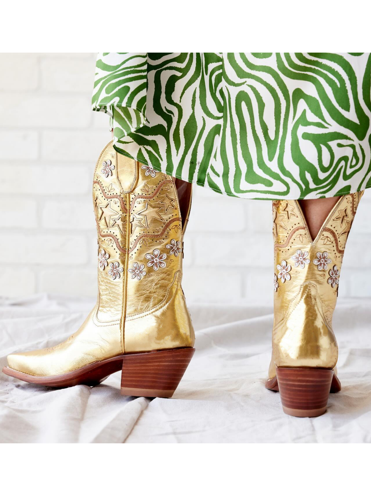 Metallic Gold Snip-Toe Stars Inlay And Flowers Applique Wide Mid Calf Cowgirl Boots