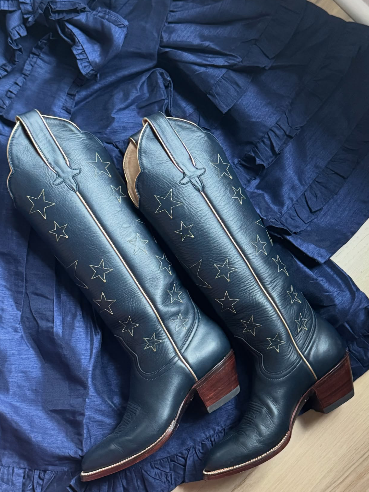 Almond-Toe Stars Embroidery Wide Calf Knee High Cowgirl Boots - Navy Blue