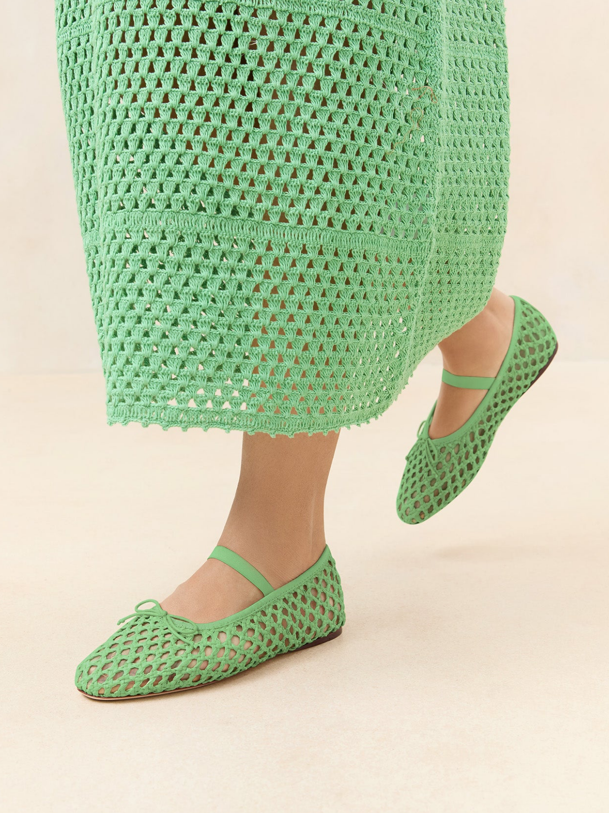 Green Almond-Toe Straw-Woven Elastic Bridge Strap Bow Mesh Ballet Flats