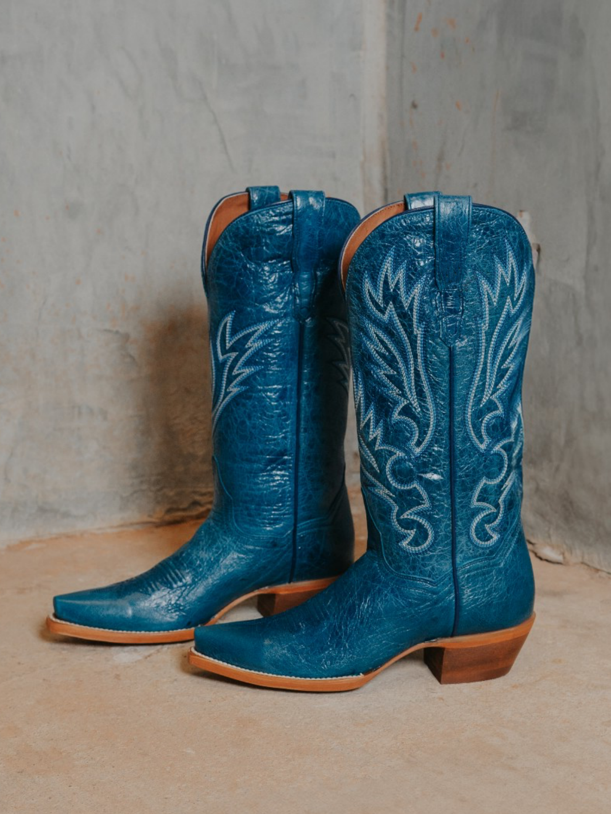 Distressed Blue Snip-Toe Classic Embroidery Mid Calf Cowgirl Boots