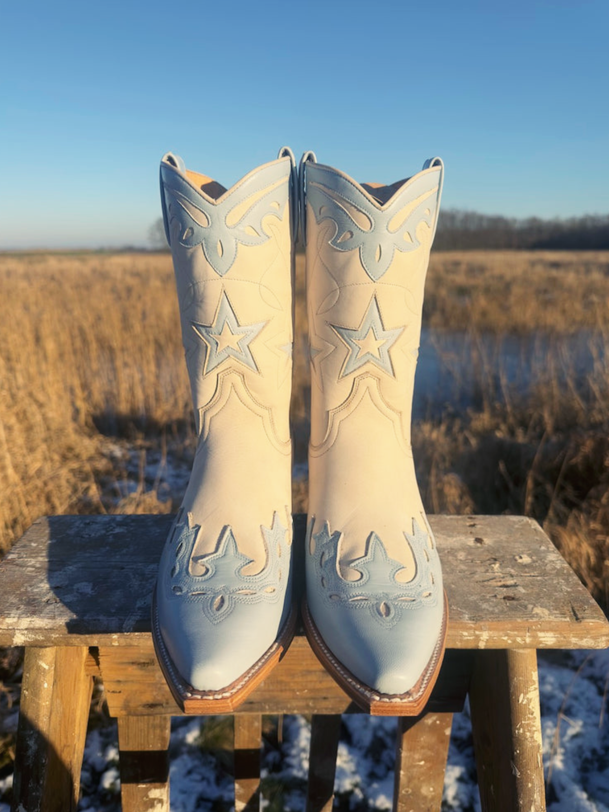 Ivory Pointed-Toe Wide Mid Calf Cowgirl Boots With Blue Star Inlay Applique