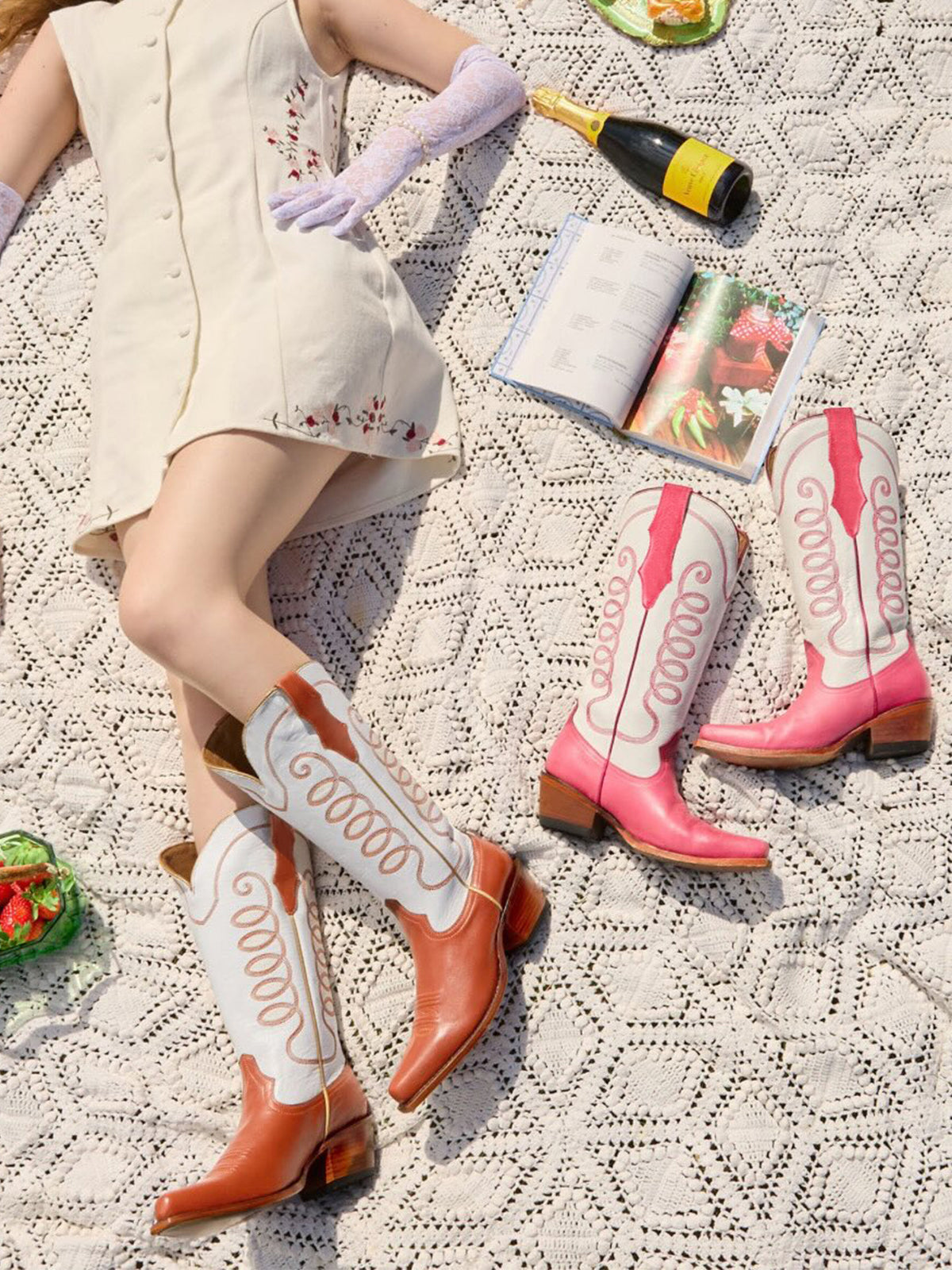 Contrast White And Caramel Snip-Toe Simple Embroidery Classic Mid Calf Cowgirl Boots