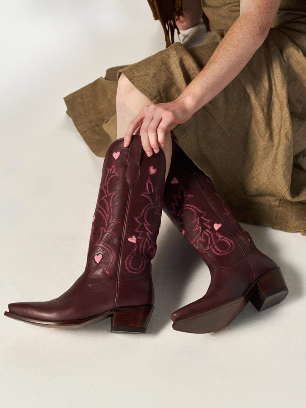 Wine Red Snip-Toe Embroidery White Heart Inlay Mid Calf Cowgirl Boots