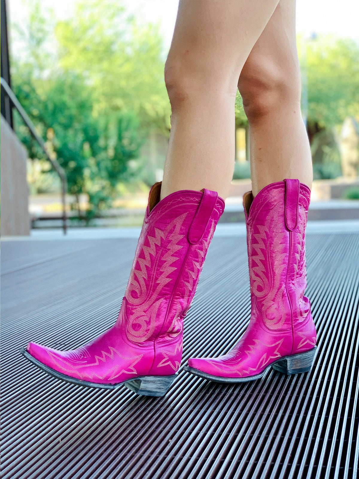 Chic Embroidery Snip-Toe Classic Mid Calf Cowgirl Boots - Pink