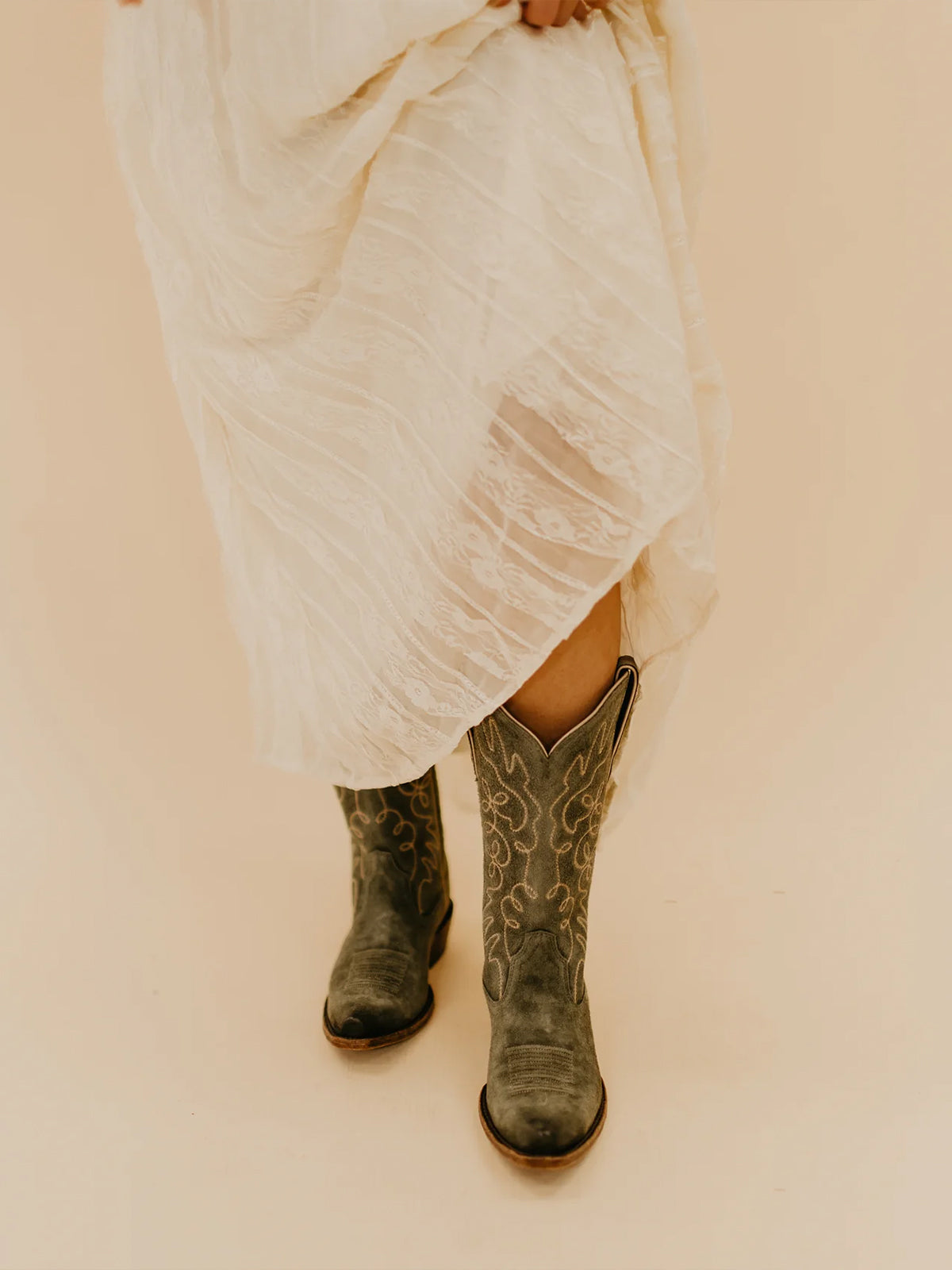 Faux Suede Embroidery Snip-Toe Mid Calf Cowgirl Boots - Green