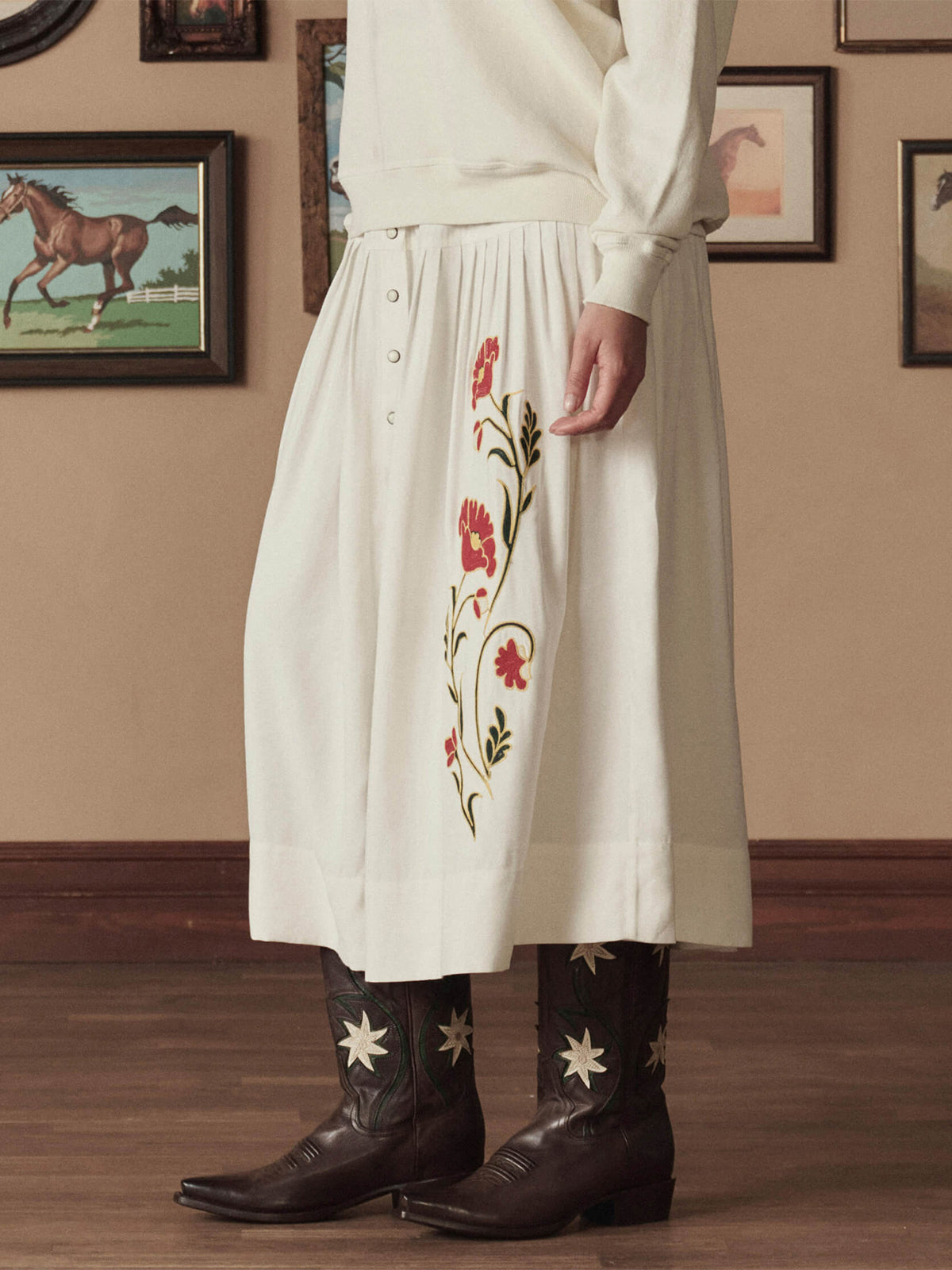 Brown Snip-Toe Floral Inlays And Stitch Mid Calf Cowgirl Boots