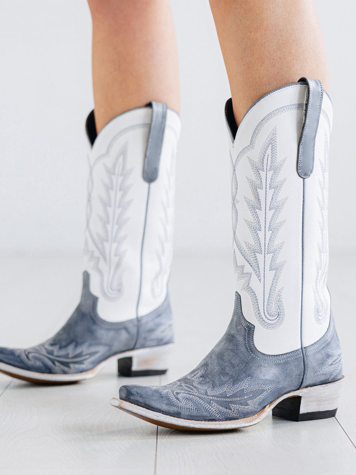 Contrast White And Dusty Blue Snip-Toe Chic Embroidery Mid Calf Cowgirl Boots