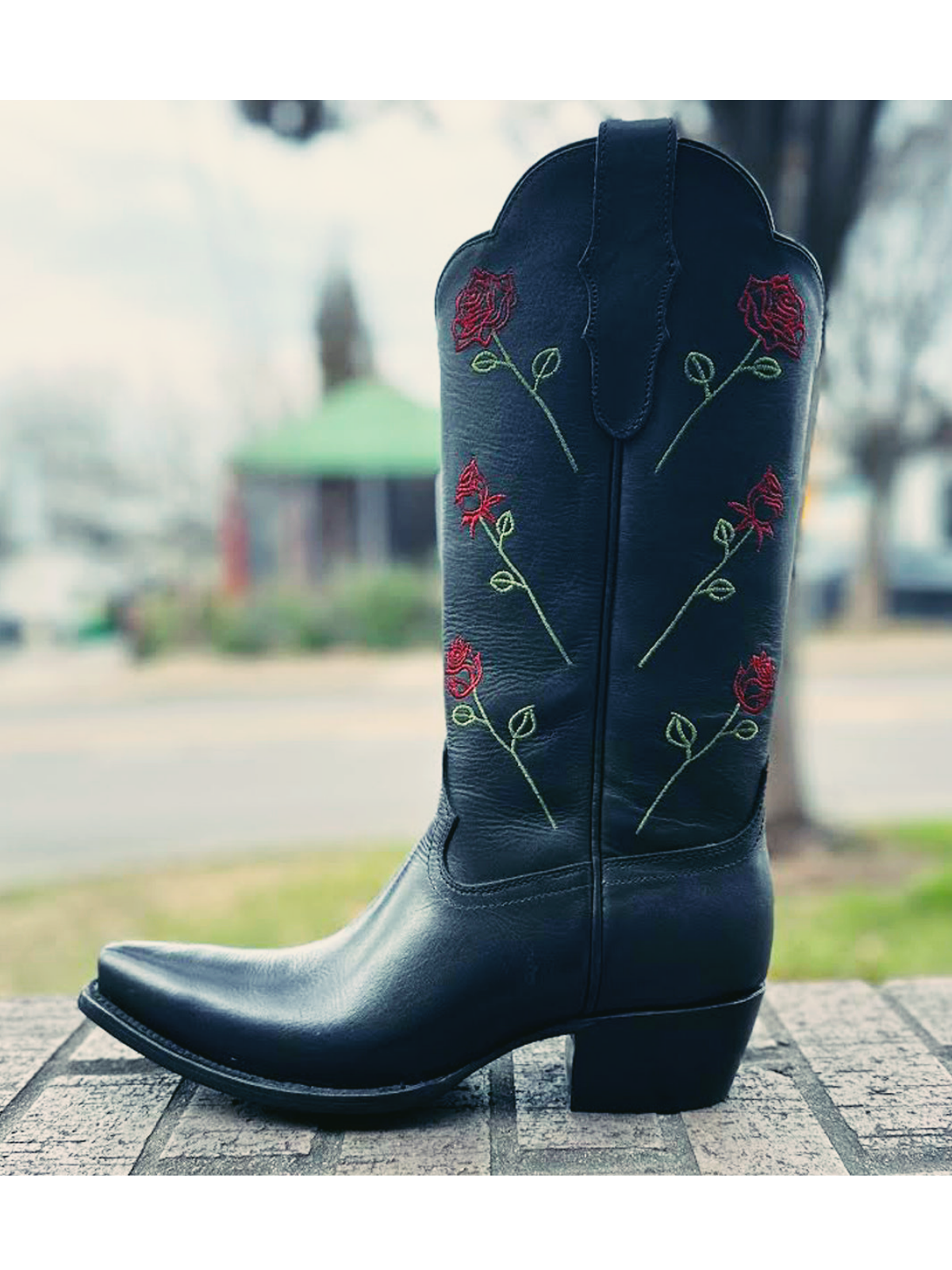 Black Snip-Toe Wide Mid Calf Western Cowgirl Boots With Red Rose Embroidery