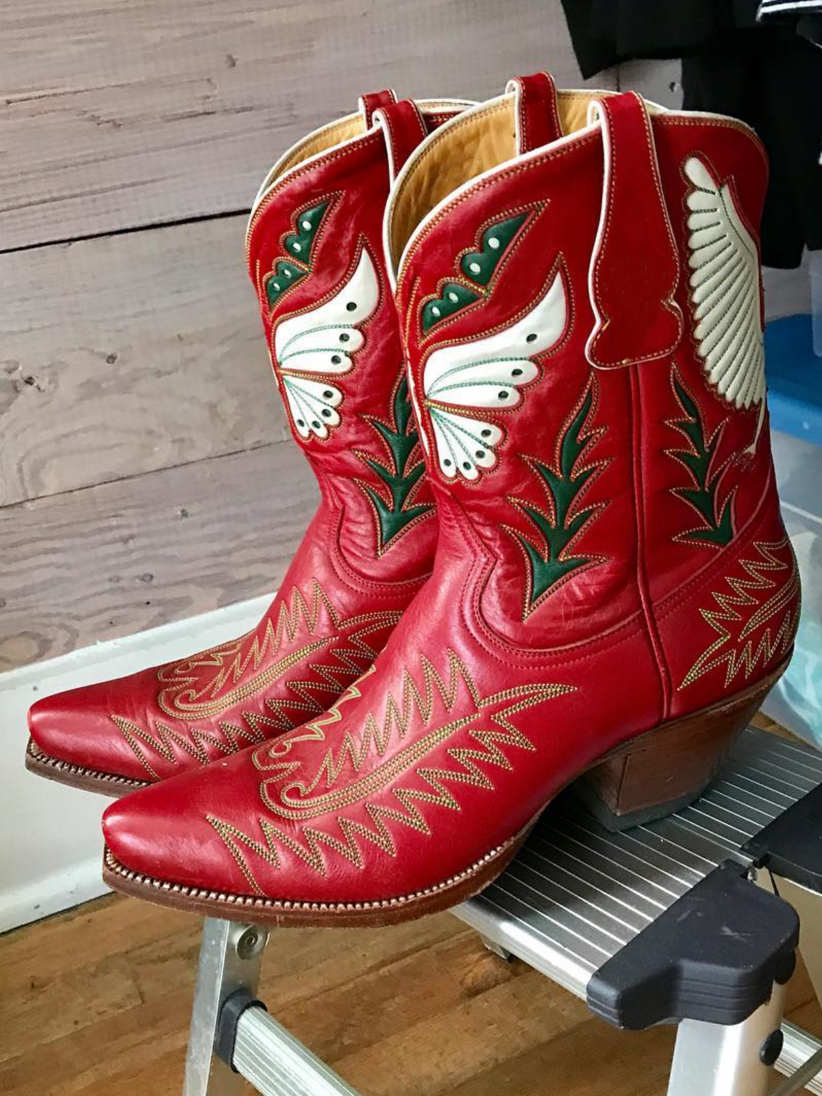 White Butterfly And Eagle Inlay Embroidery Snip-Toe Wide Mid Calf Cowgirl Boots In Red