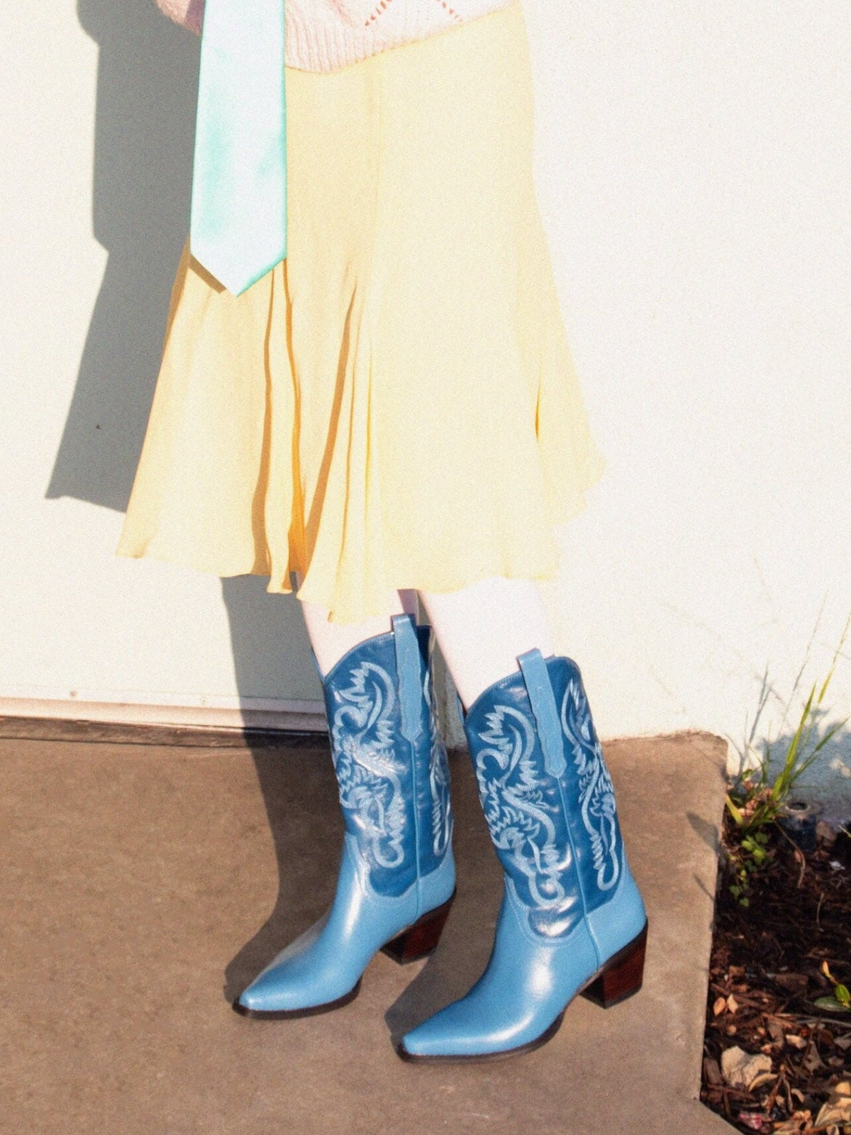 Contrast Blue And Dark Blue Snip-Toe Embroidery Wide Mid Calf Tall Cowgirl Boots