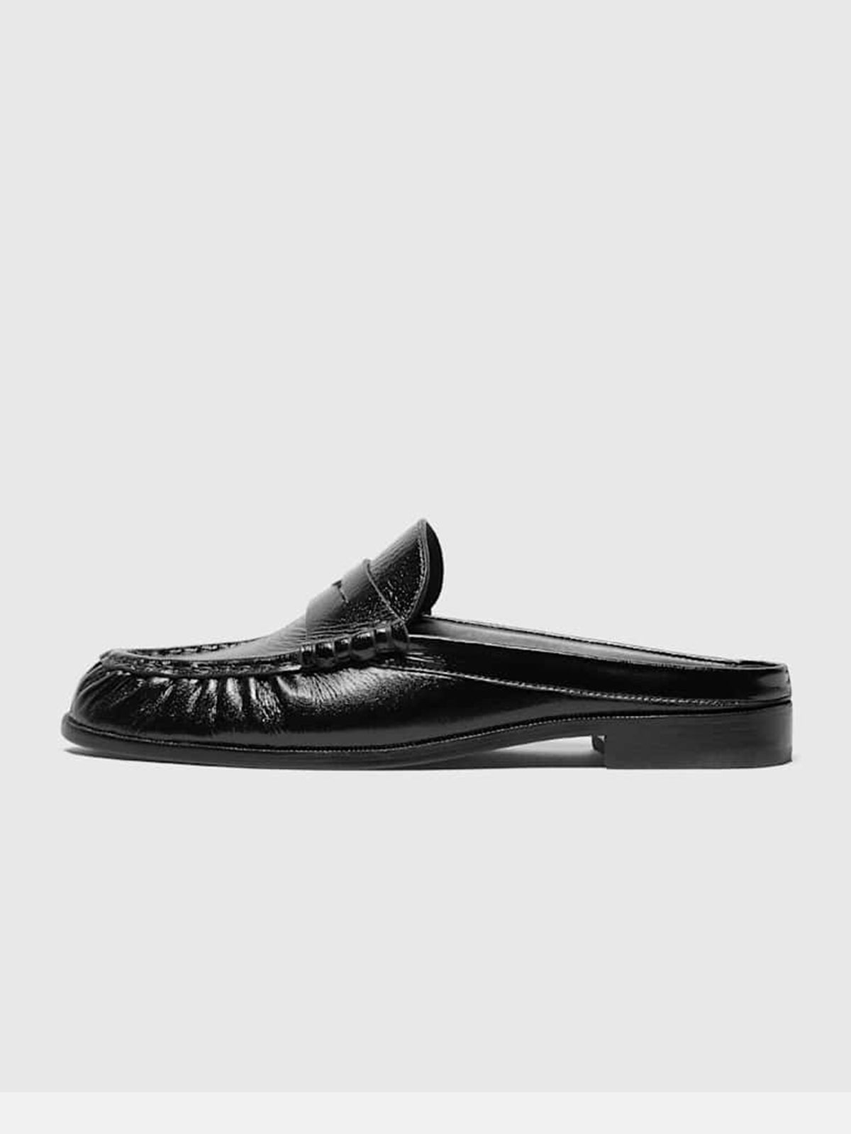Crinkle Black Round-Toe Chic Slip-On Mules Flats
