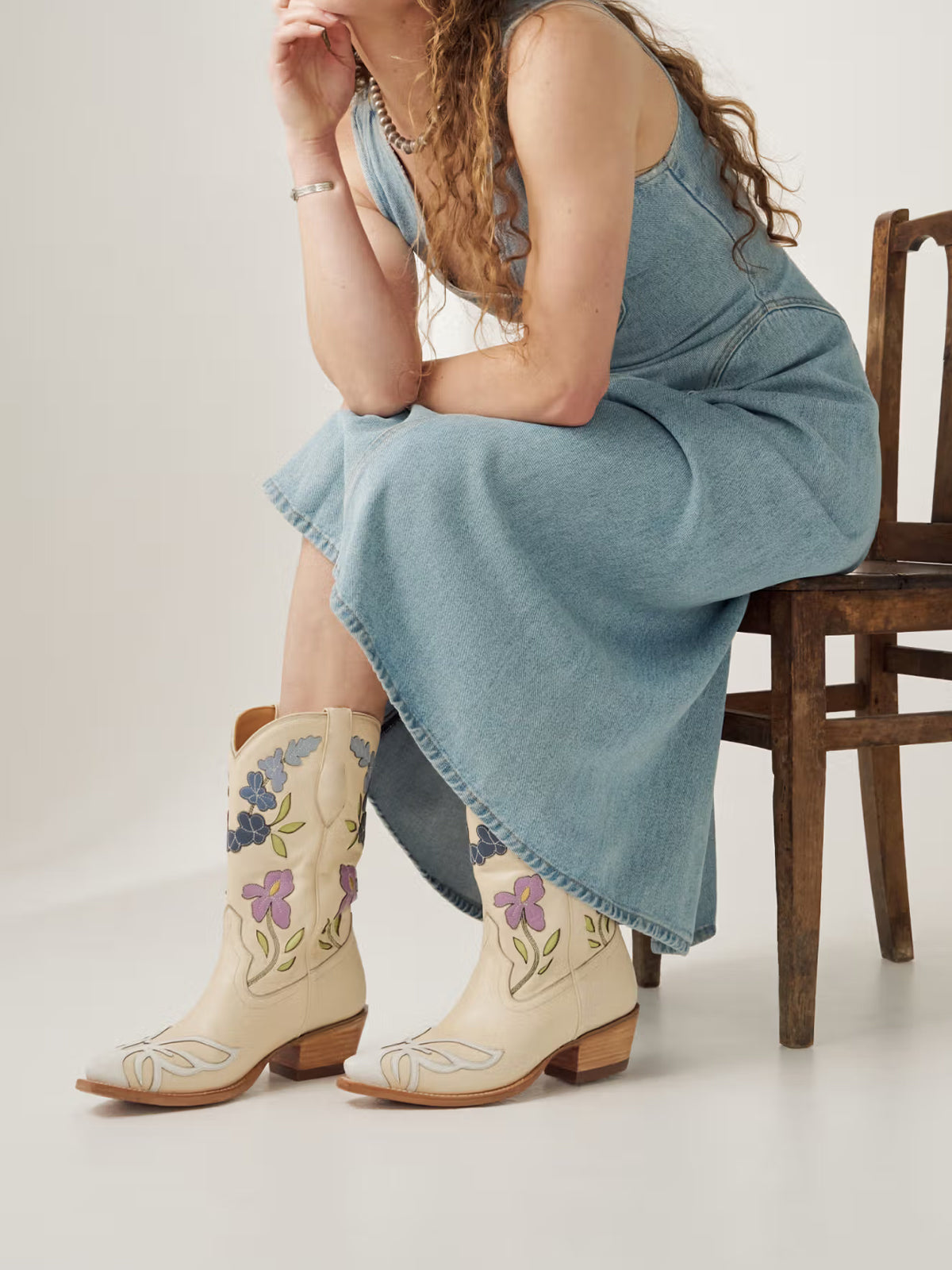 Bone Snip-Toe Flower Applique Mid Calf Pull On Cowgirl Boots