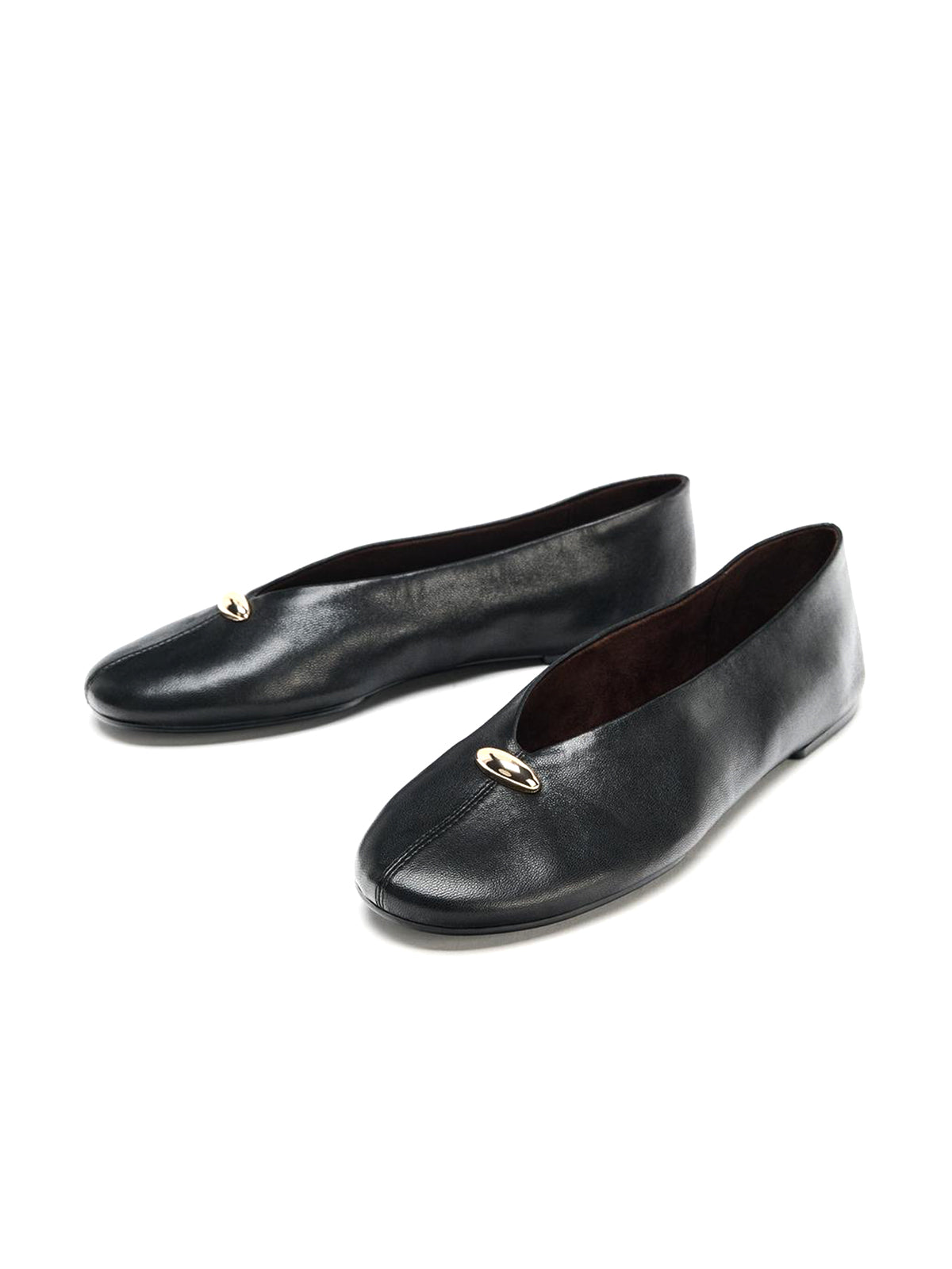 Black Round-Toe V-Cut Vamp Front Metal Block Flats