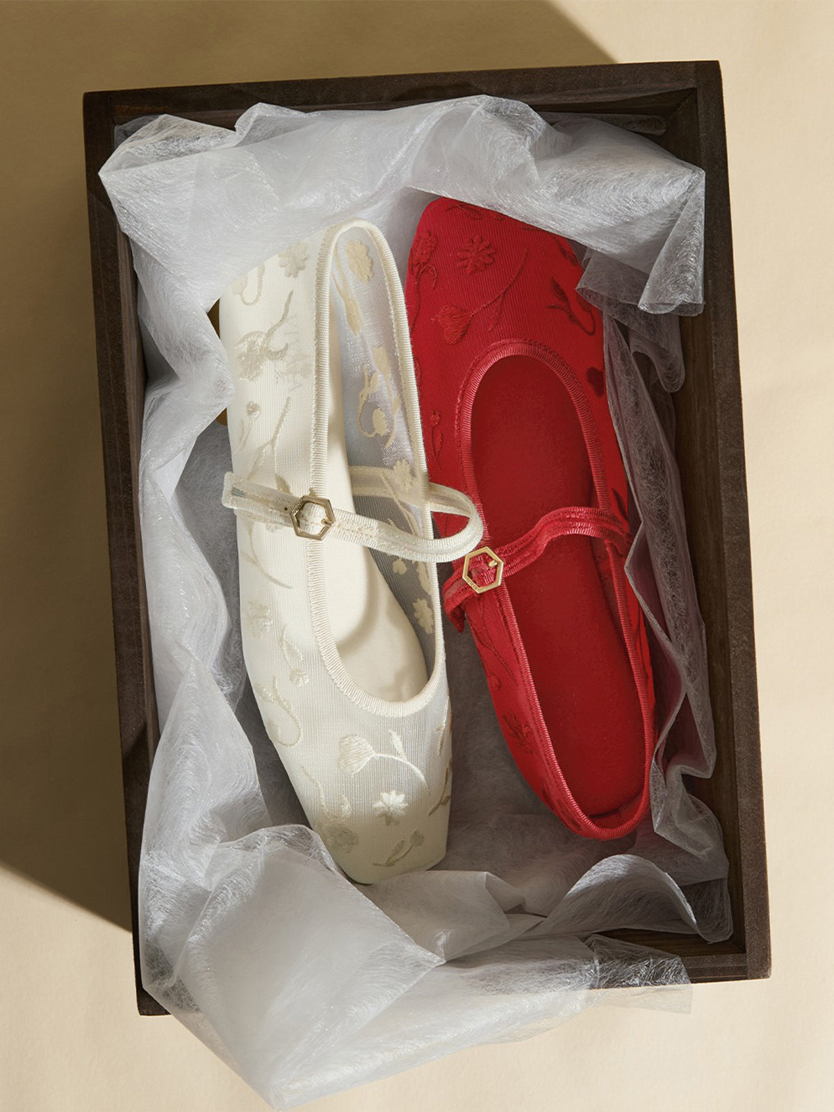 Mesh And Satin Square-Toe Floral Embroidery Mary Jane Flats - Red