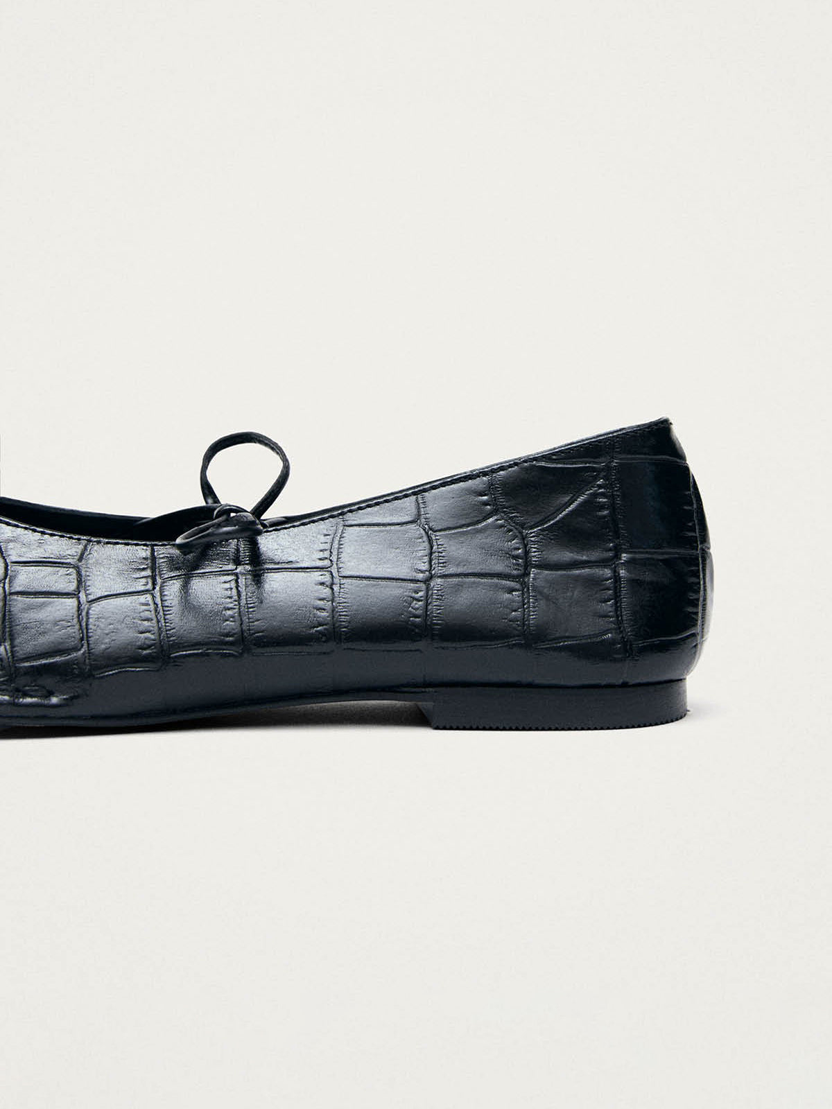 Black Crocodile Pattern Square-Toe Middle Strap Simple Chic Ballet Flats