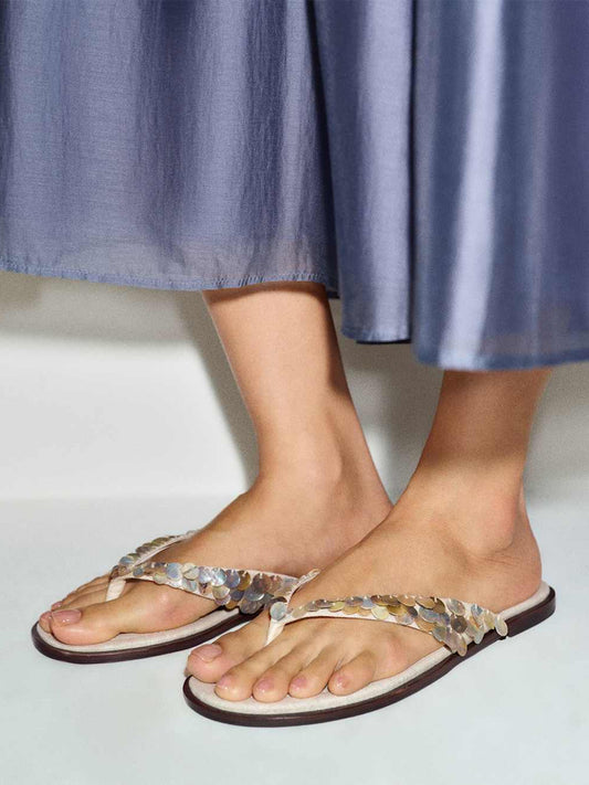 Silver Canvas Round-Toe Flip-Flop Slip-On Flats Sandals
