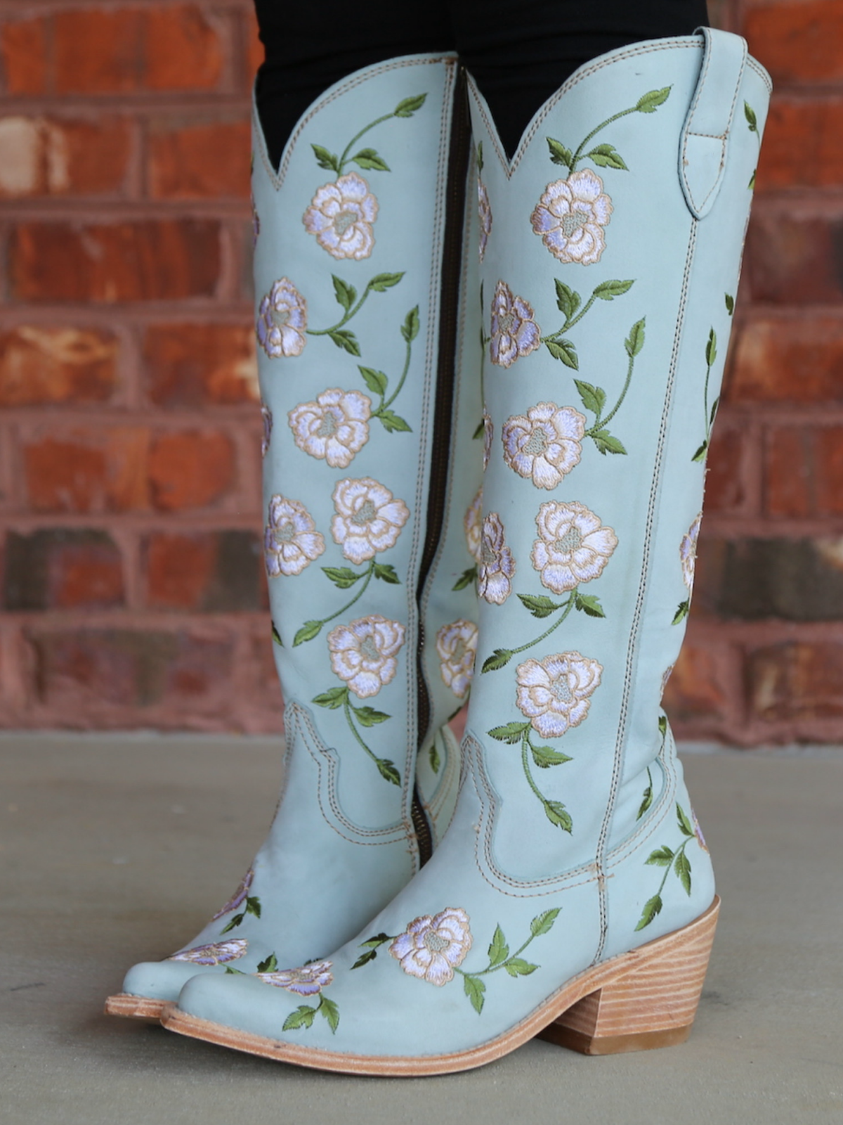 Floral And Leaves Embroidery Almond-Toe Full-Zip Mid Calf Cowgirl Boots - Light Blue