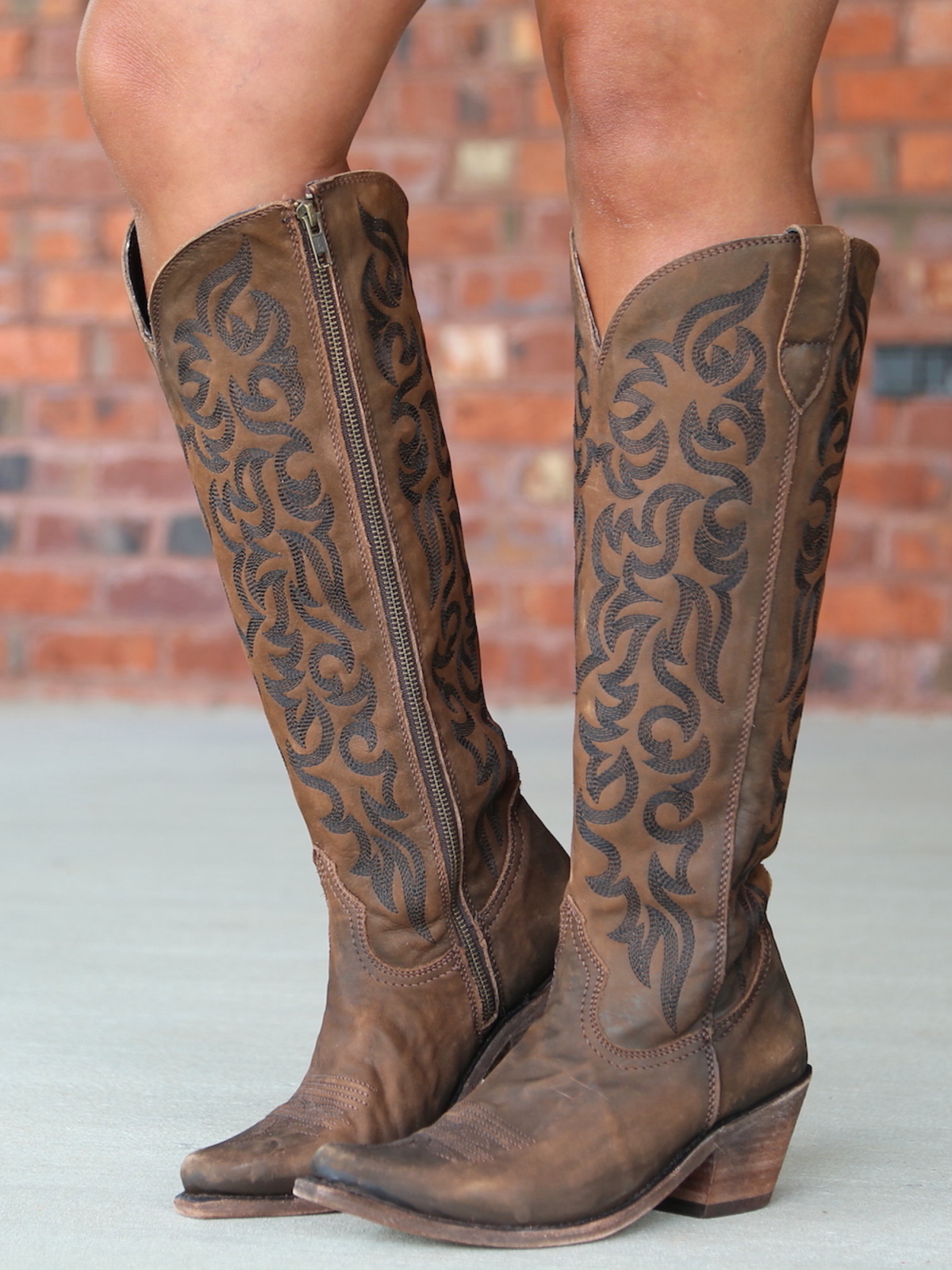 Round Pointed-Toe Embroidery Full-Zip Tall Knee High Cowgirl Boots - Brown