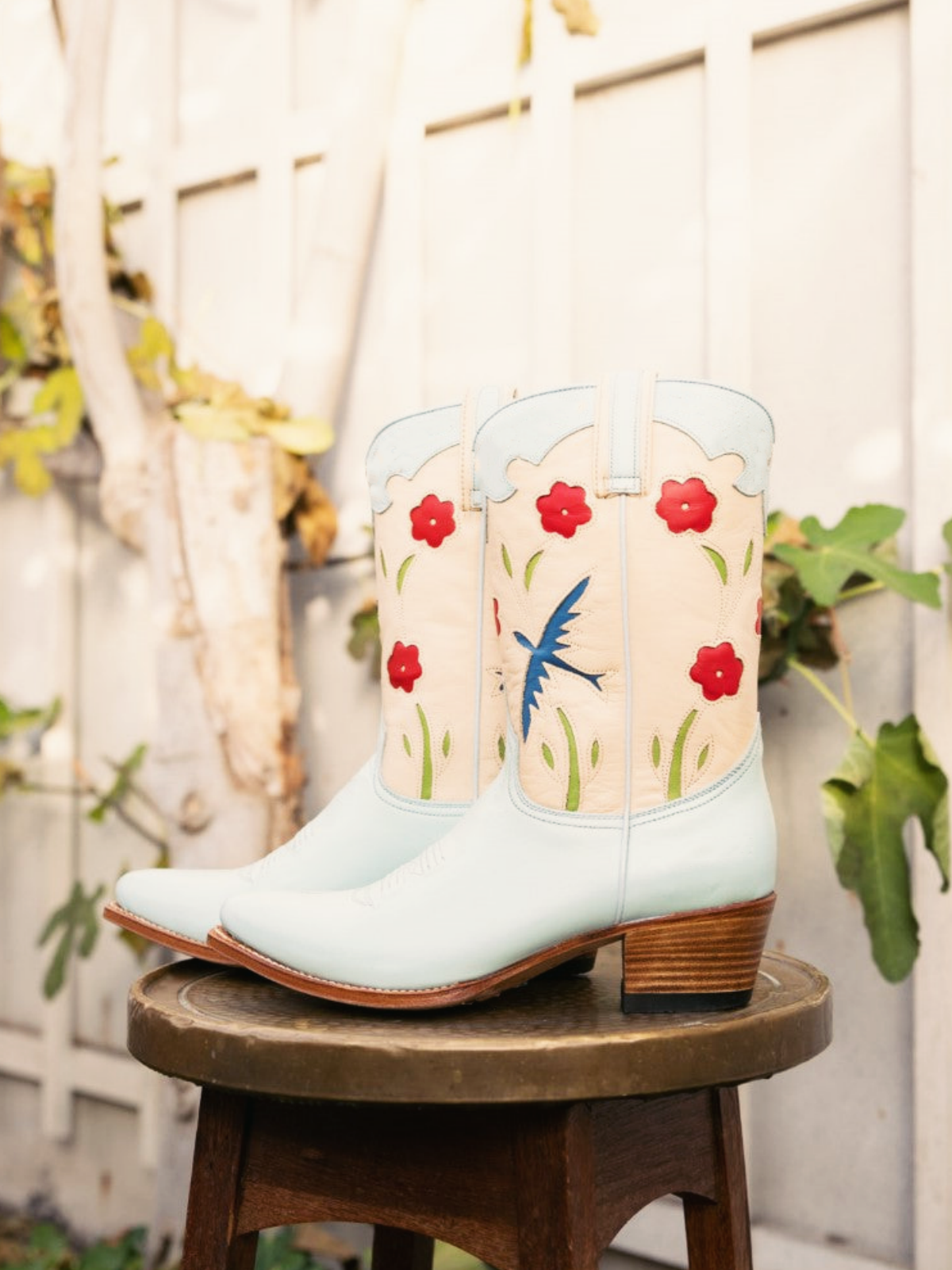 Contrast Light Blue And Ivory Pointed-Toe Wide Mid Calf Cowgirl Boots With Flower Inlay