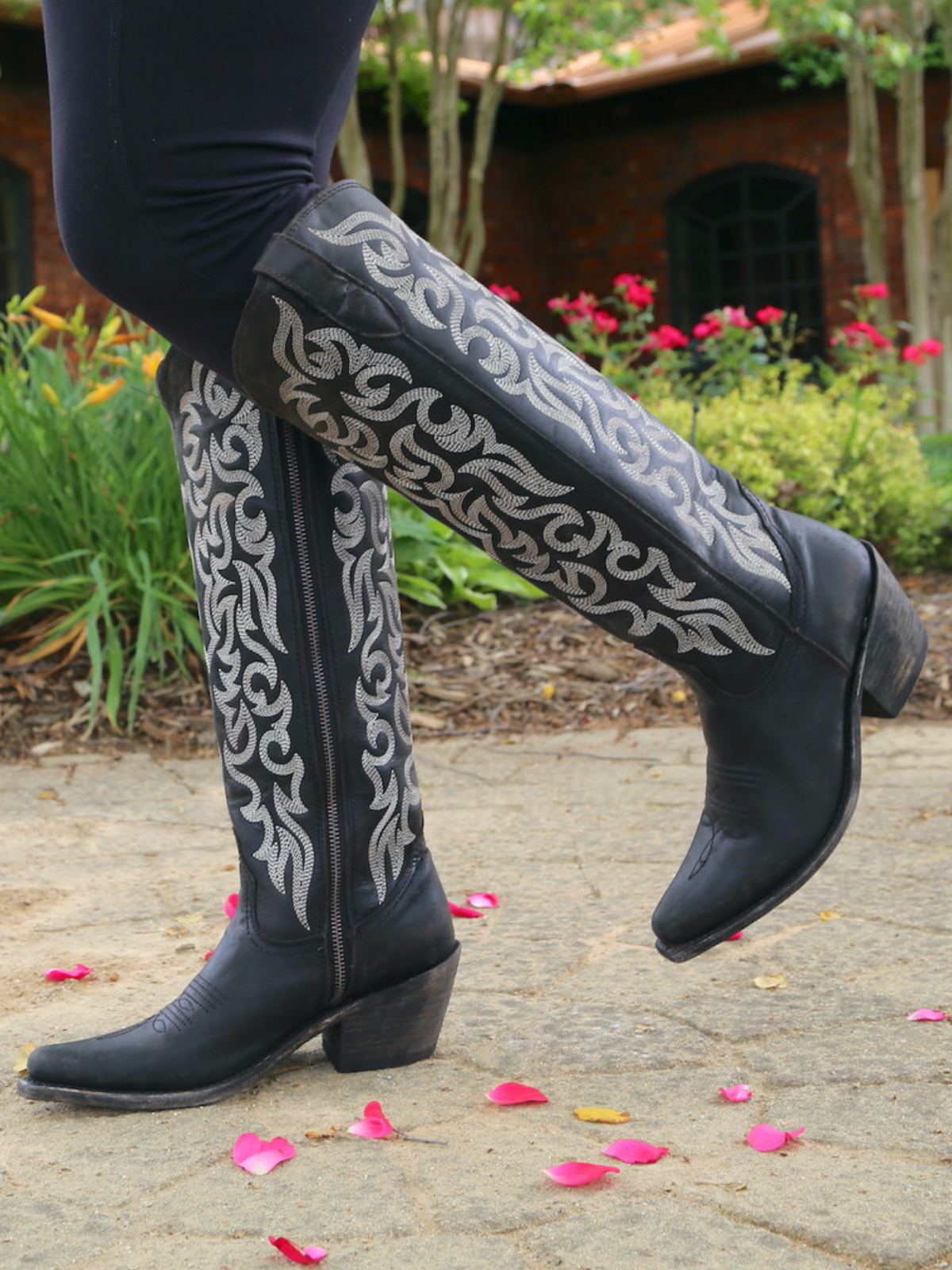 Round Pointed-Toe Embroidery Full-Zip Tall Knee High Cowgirl Boots - Black