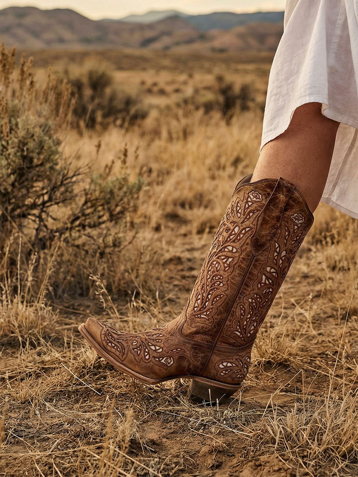 Distressed Brown Snip-Toe Glitter Inlay And Embroidery Mid Calf Cowgirl Boots