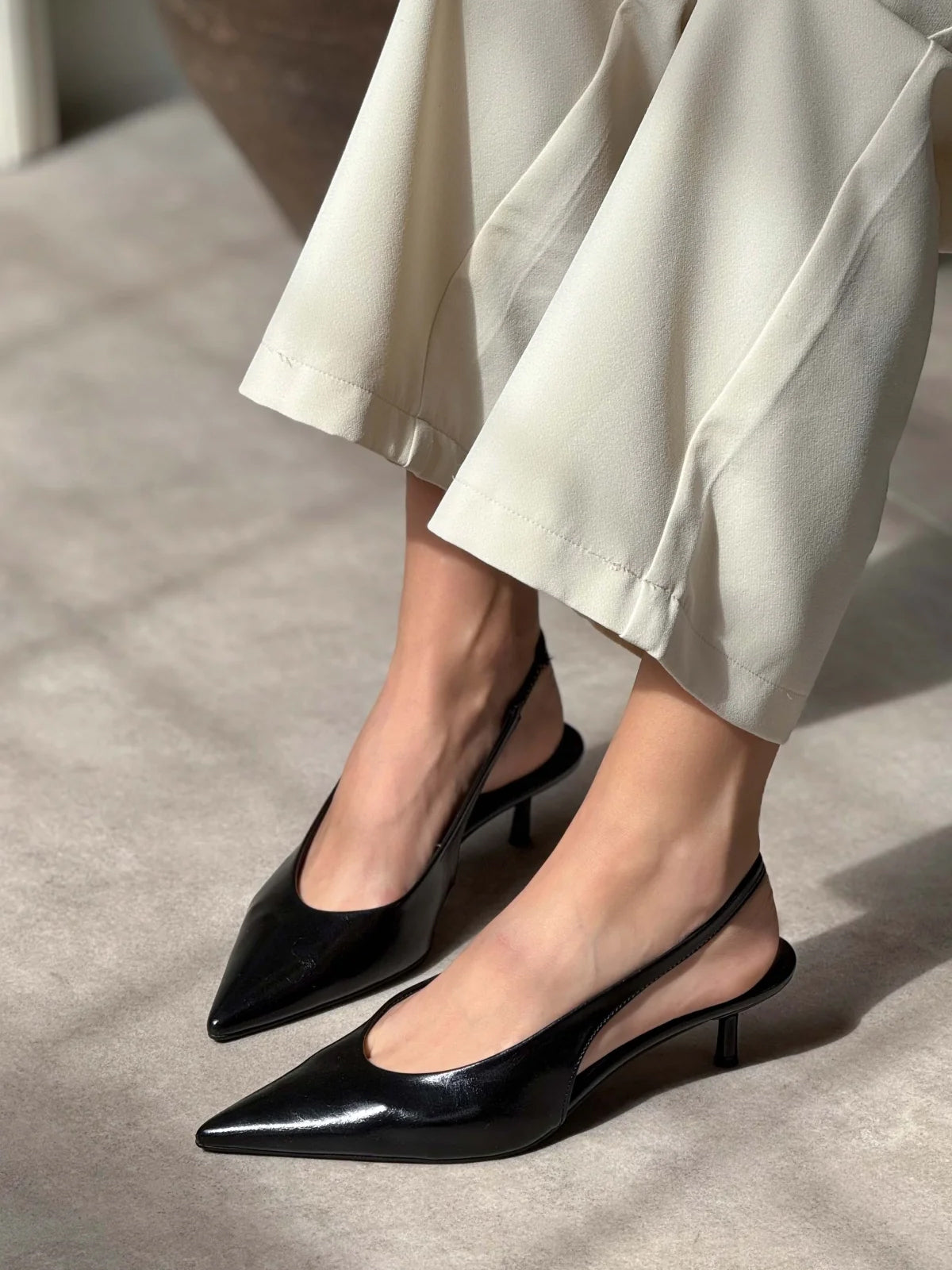 Slingback Pointed-Toe Kitten Heels - Black