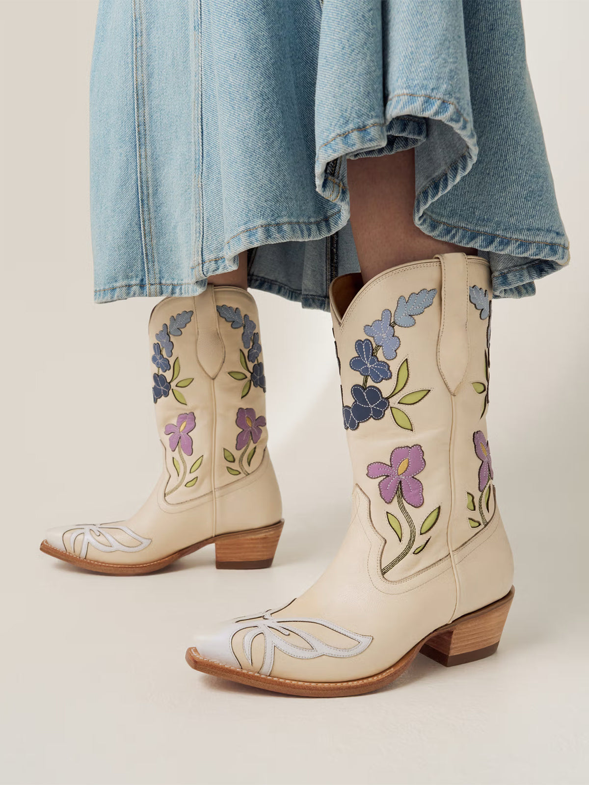 Bone Snip-Toe Flower Applique Mid Calf Pull On Cowgirl Boots