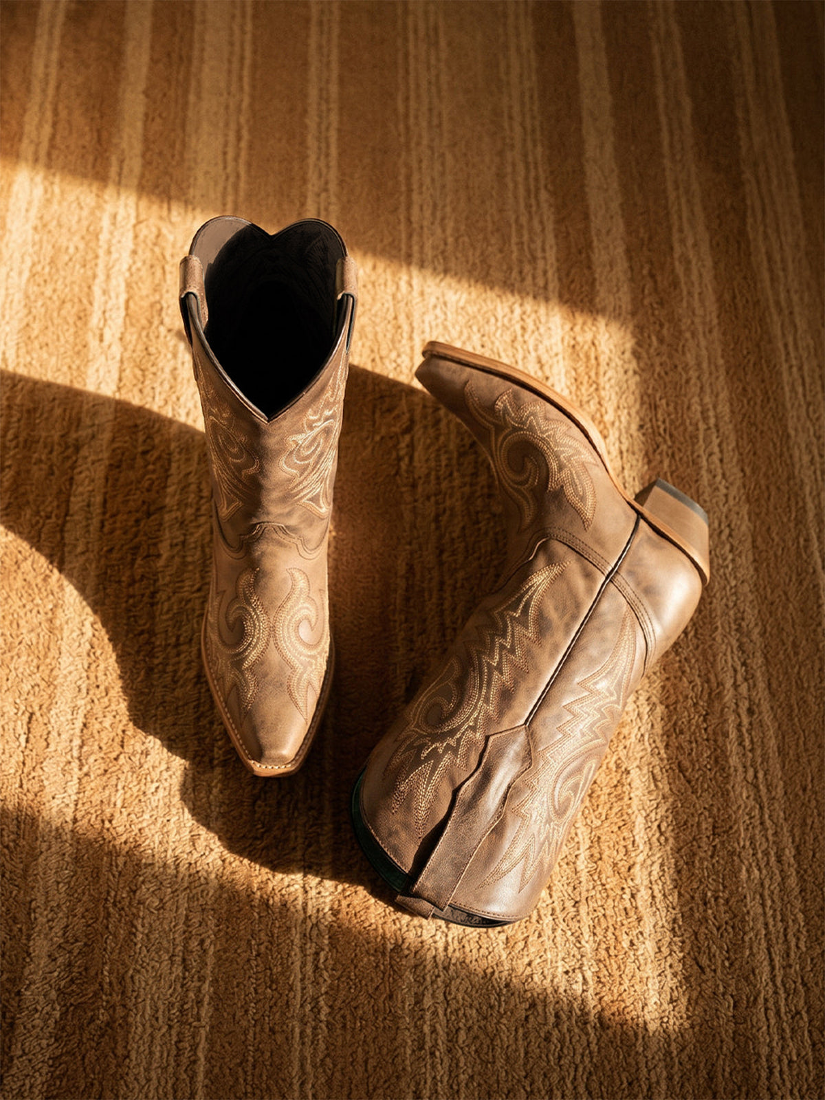 Flames Embroidery Snip-Toe Sleek Mid Calf Cowgirl Boots - Brown