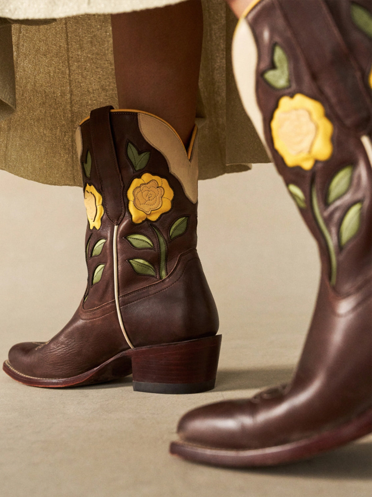 Dark Green Almond-Toe Yellow Flowers Inlay Chic Ankle Cowgirl Boots