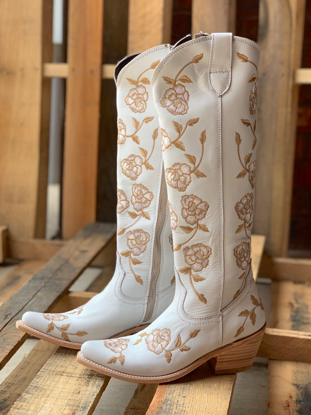 Floral And Leaves Embroidery Almond-Toe Full-Zip Mid Calf Cowgirl Boots - White