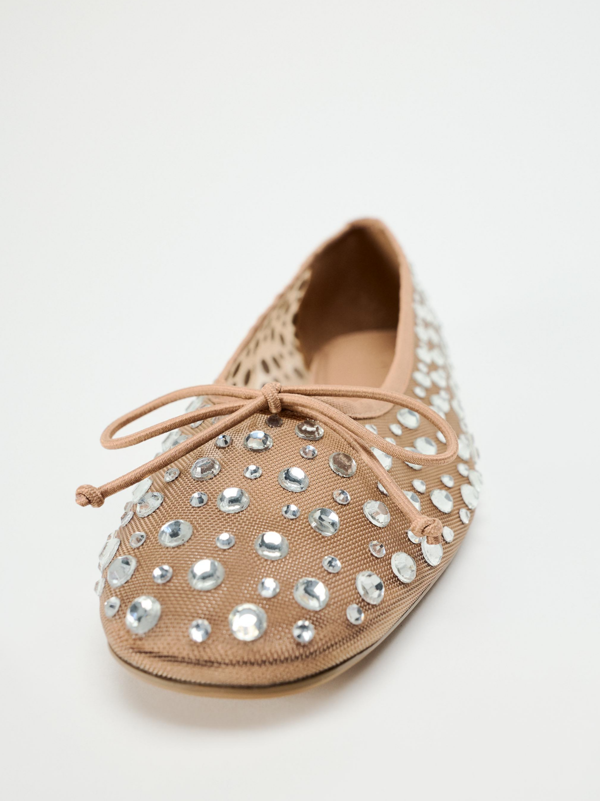 Beige Mesh Round-Toe Ballet Flats With Bow & Sparkle Rhinestone