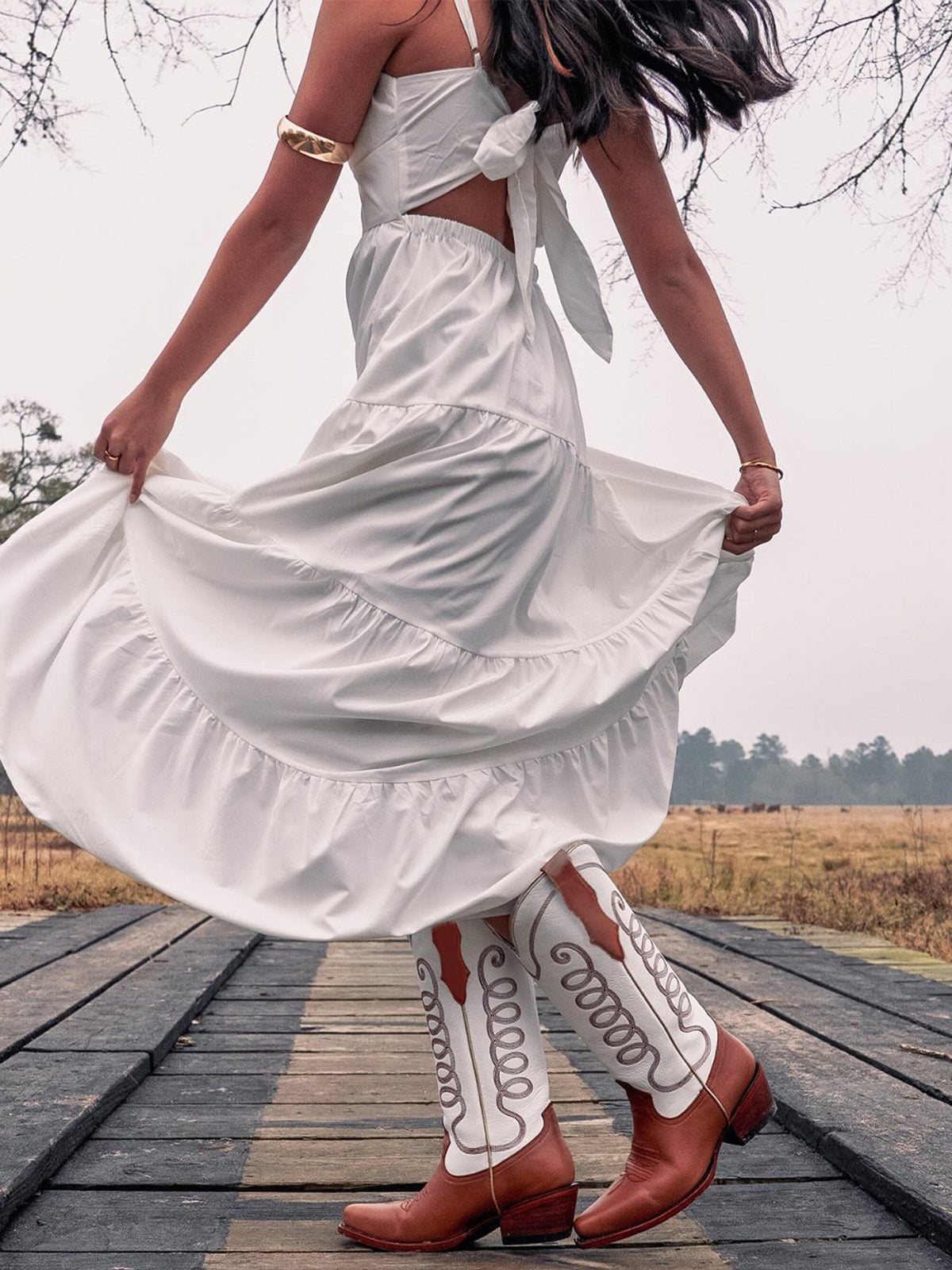 Contrast White And Caramel Snip-Toe Simple Embroidery Classic Mid Calf Cowgirl Boots