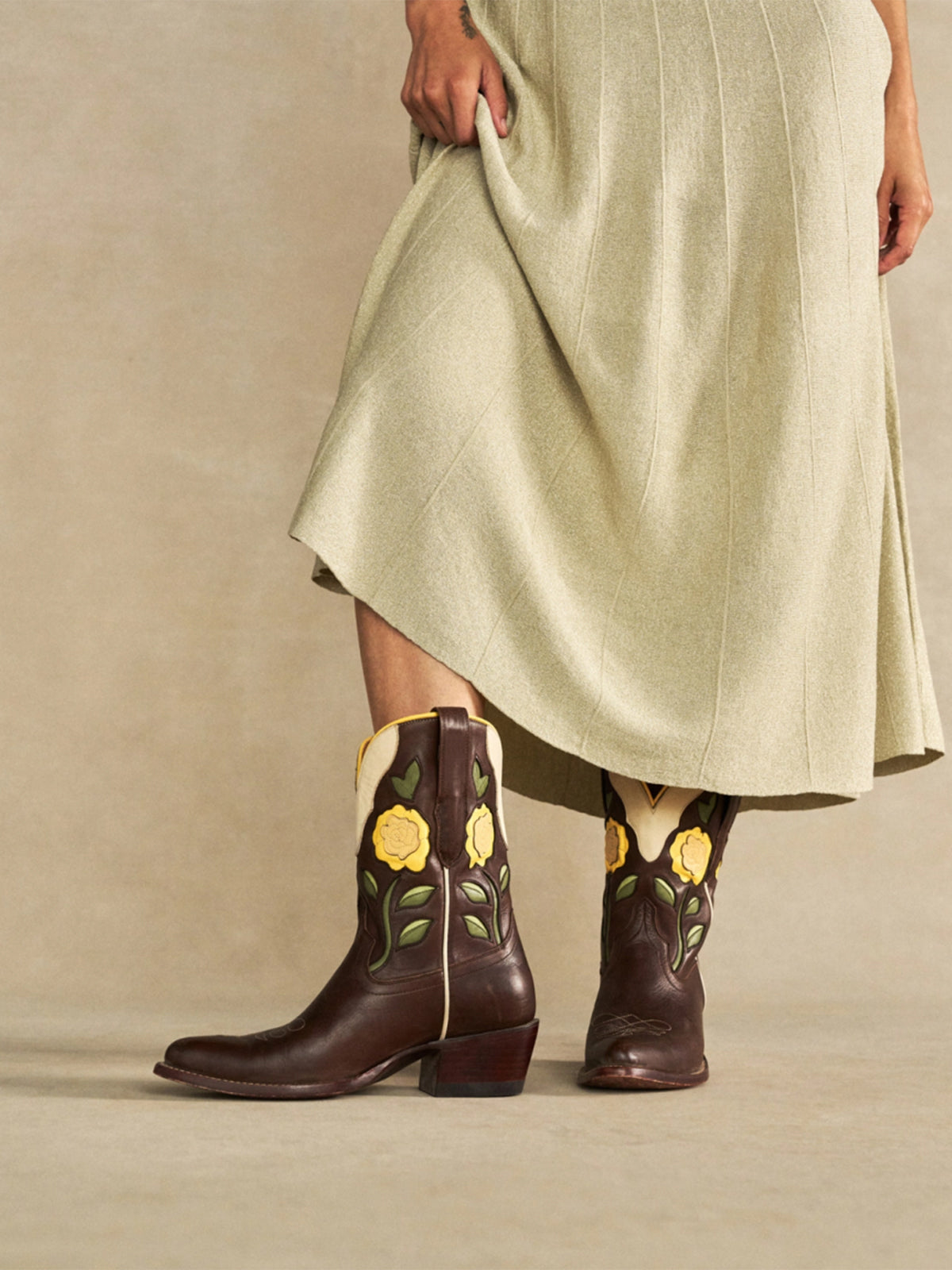 Dark Green Almond-Toe Yellow Flowers Inlay Chic Ankle Cowgirl Boots