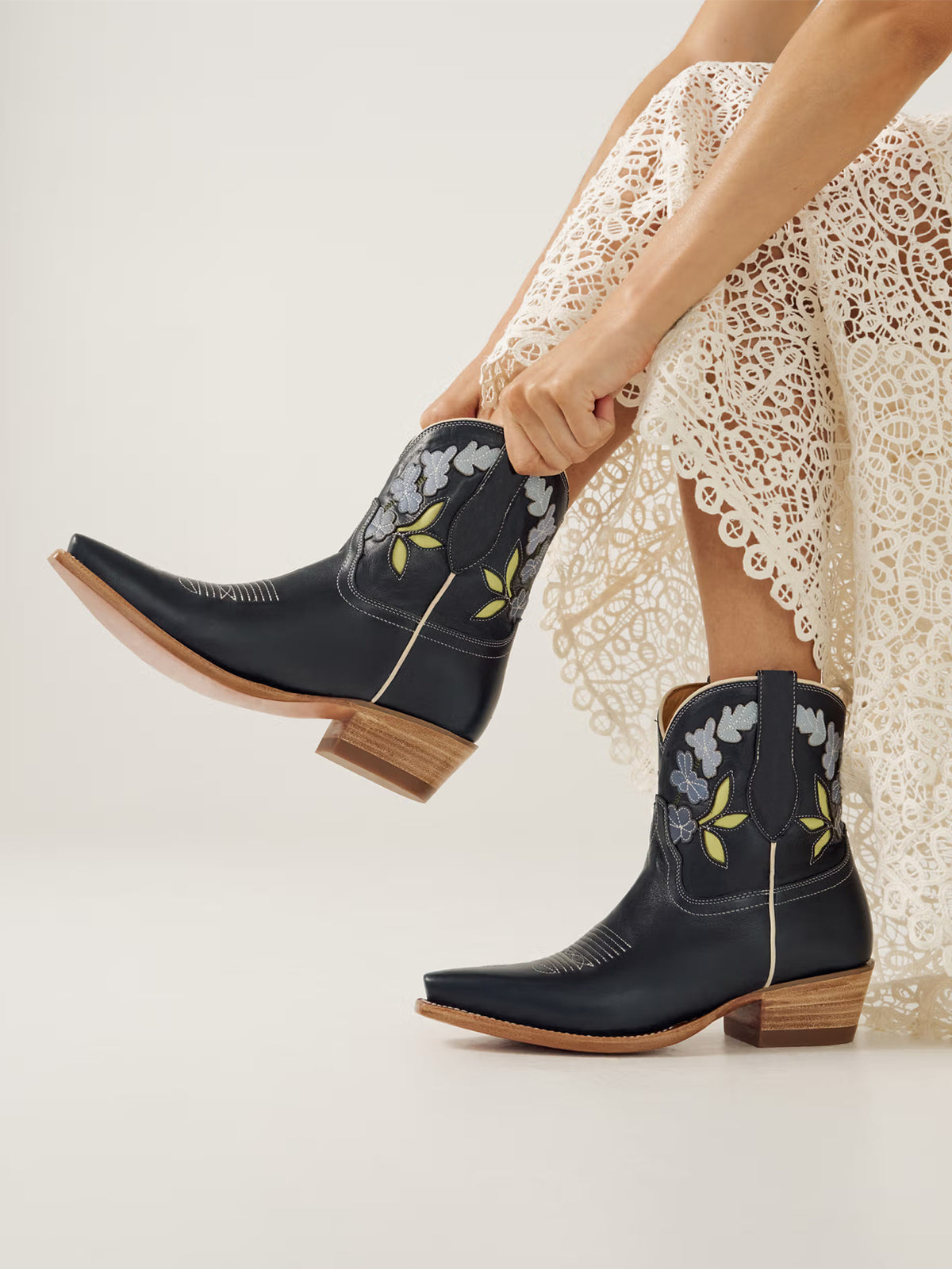 Purplish Blue Snip-Toe Flower Applique Ankle Cowgirl Boots