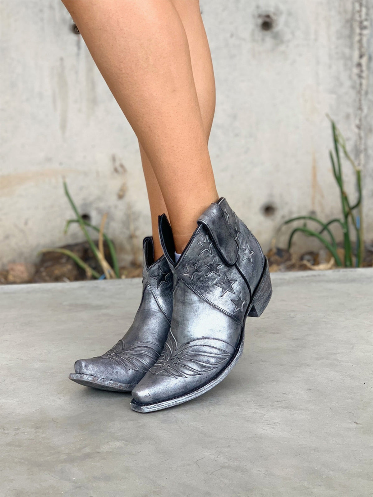 Metallic Silver Snip-Toe Stars Inlay Full-Zip Ankle Cowgirl Boots