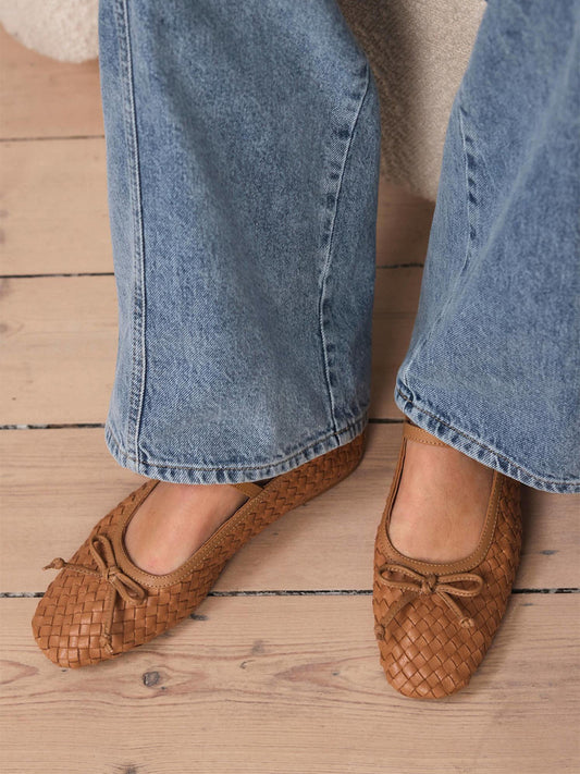 Brown Woven Vegan Leather Square-Toe Front Bow And Mary Jane Flats