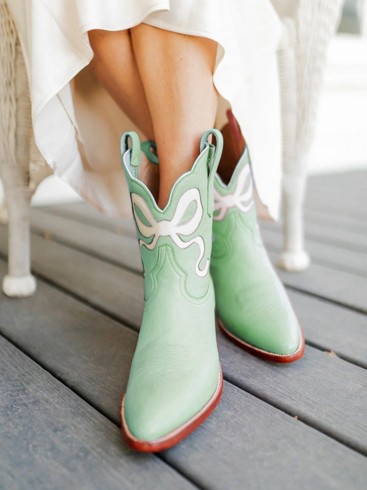 Green Almond-Toe Ankle Western Boots With White Bowknot Inlay