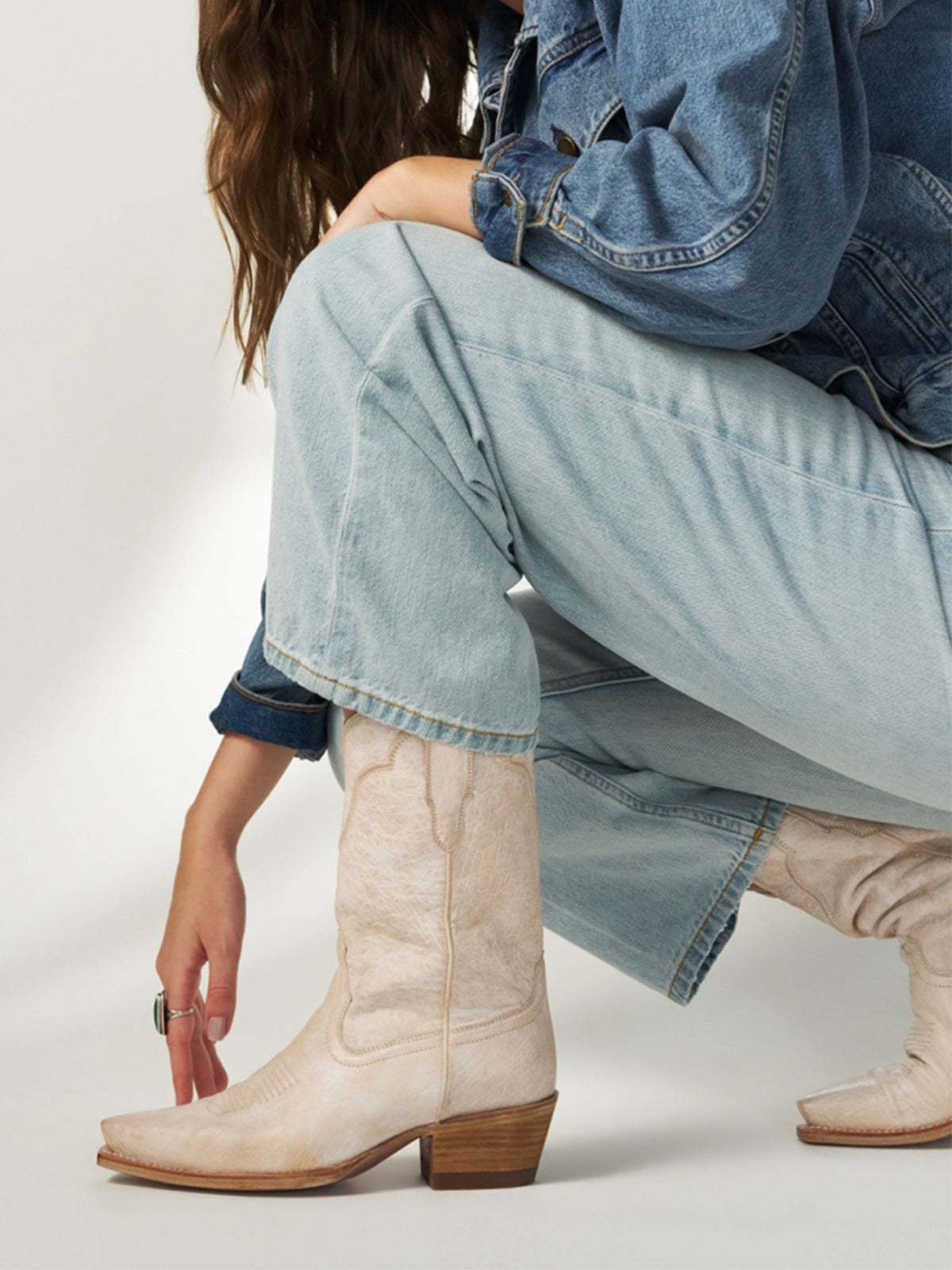 Distressed Ivory Snip-Toe Simple Mid Calf Chic Cowgirl Boots