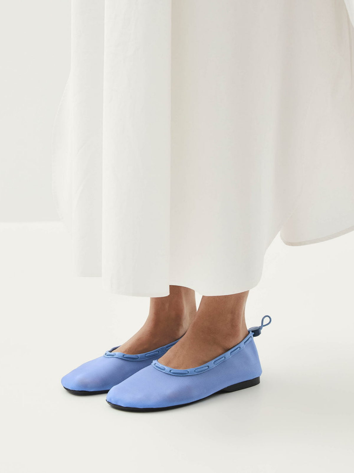 Drawstring Round-Toe Ballet Flats In Blue Mesh