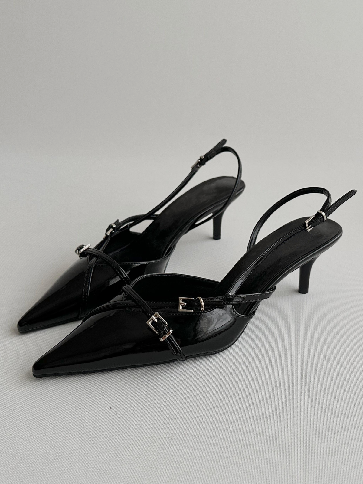 Black Patent Buckled Strappy Kitten Heels Slingback Courts Scarpin Pumps