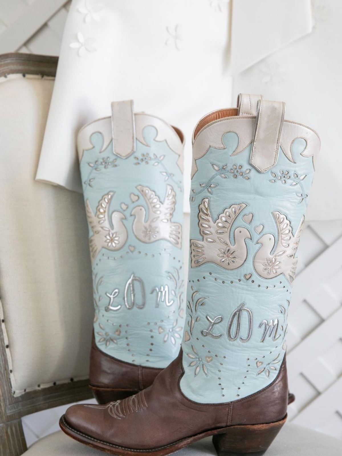 Contrast Tri-Color Round-Toe Peace Dove Inlay And Metallic Applique Wide Mid Calf Cowgirl Boots