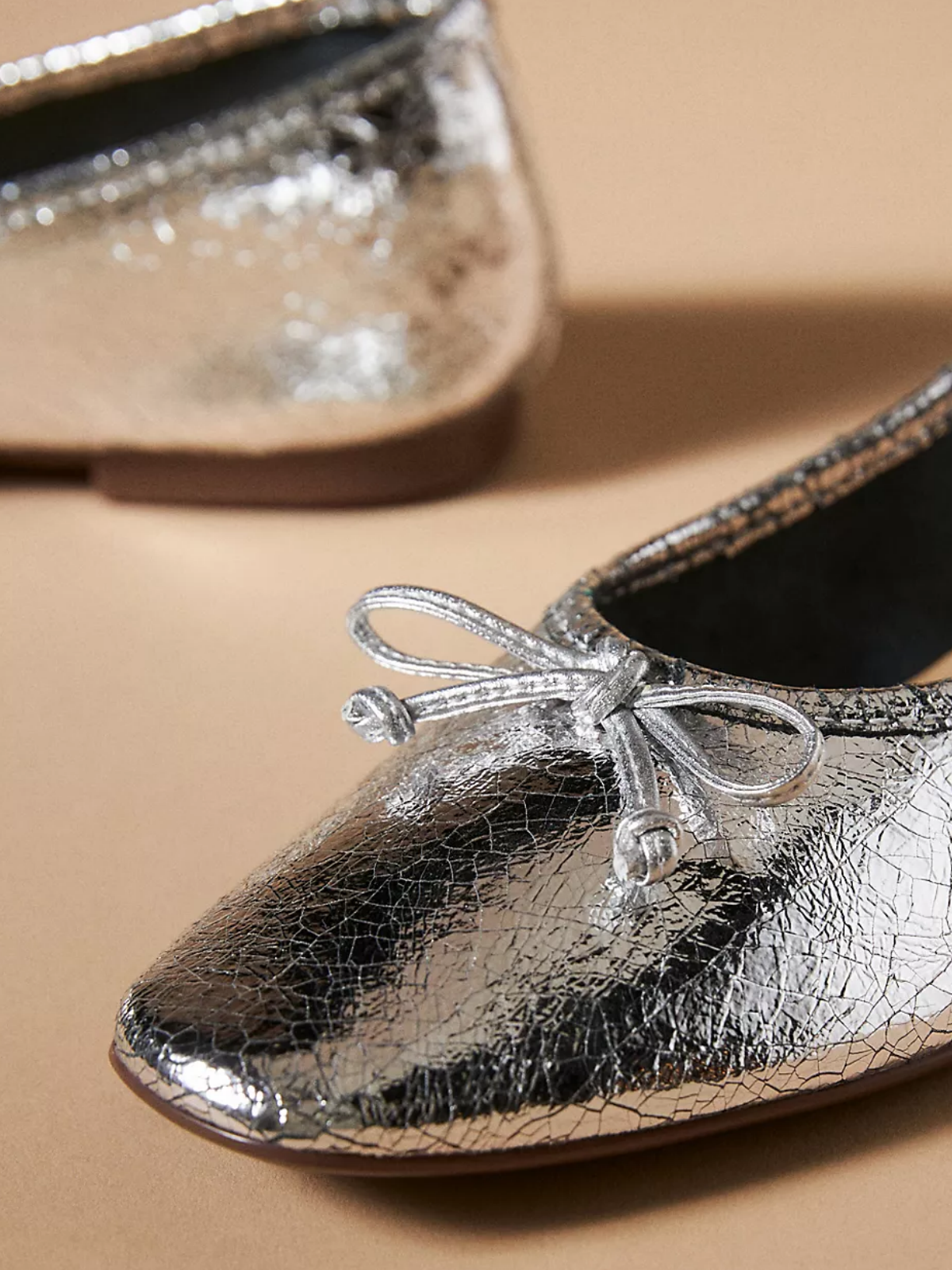 Women's Metallic Silver Crinkle Bow Ballet Flats With Slightly Square Toe