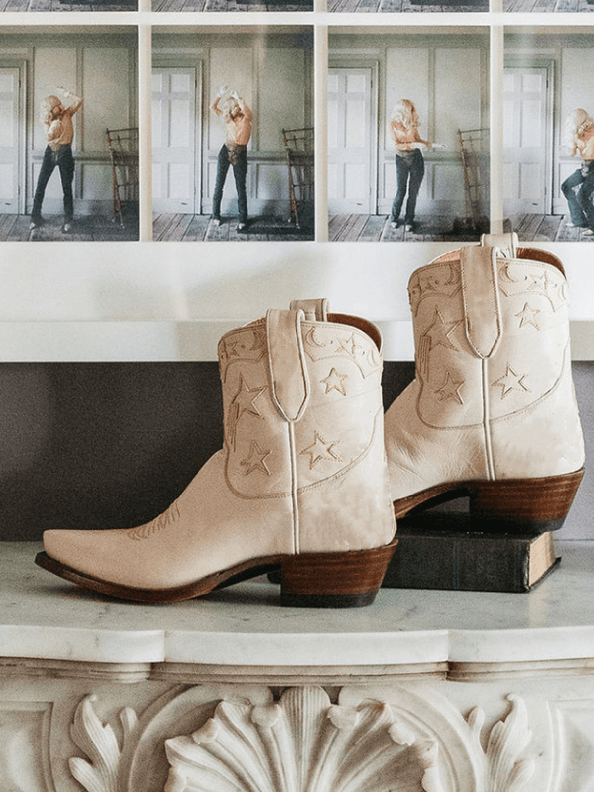 Cream Snip-Toe Cowgirl Western Ankle Booties With Star Inlay And Applique