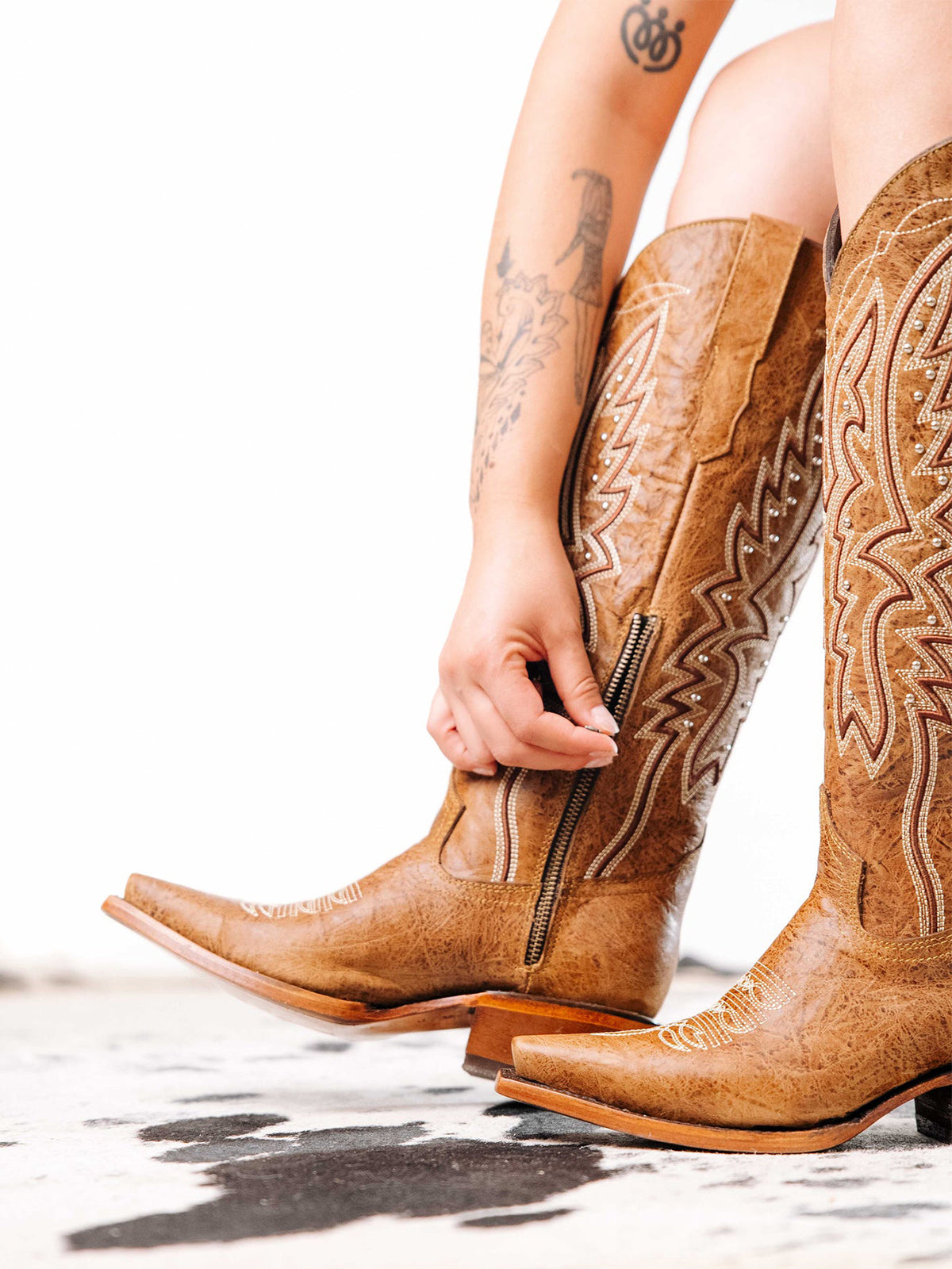 Western Snip-Toe Embroidery Half-Zip Knee High Cowgirl Boots - Dark Tan
