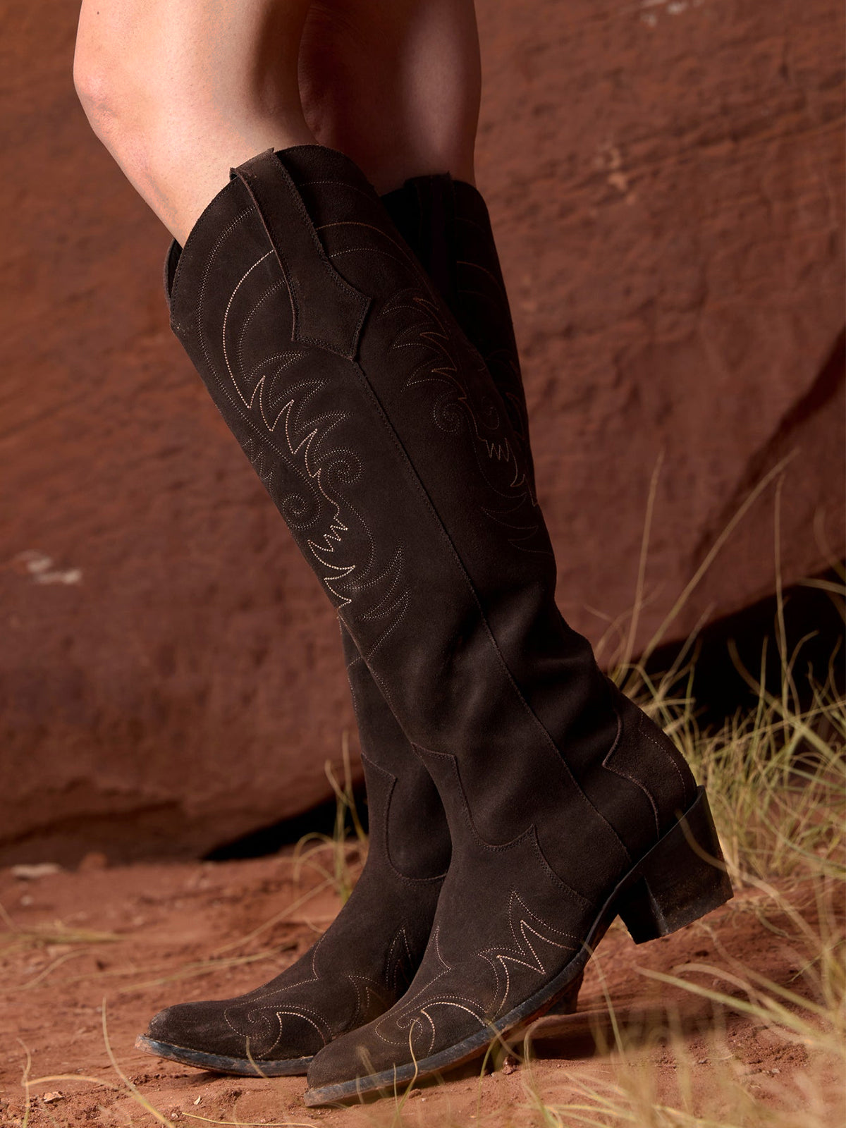 Side-Zip Pointed-Toe Chic Embroidery Wide Calf Knee High Cowgirl Boots - Black